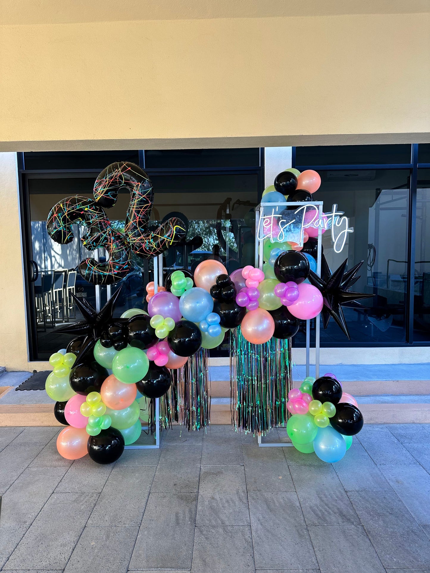 2 Columnas Globos Neón