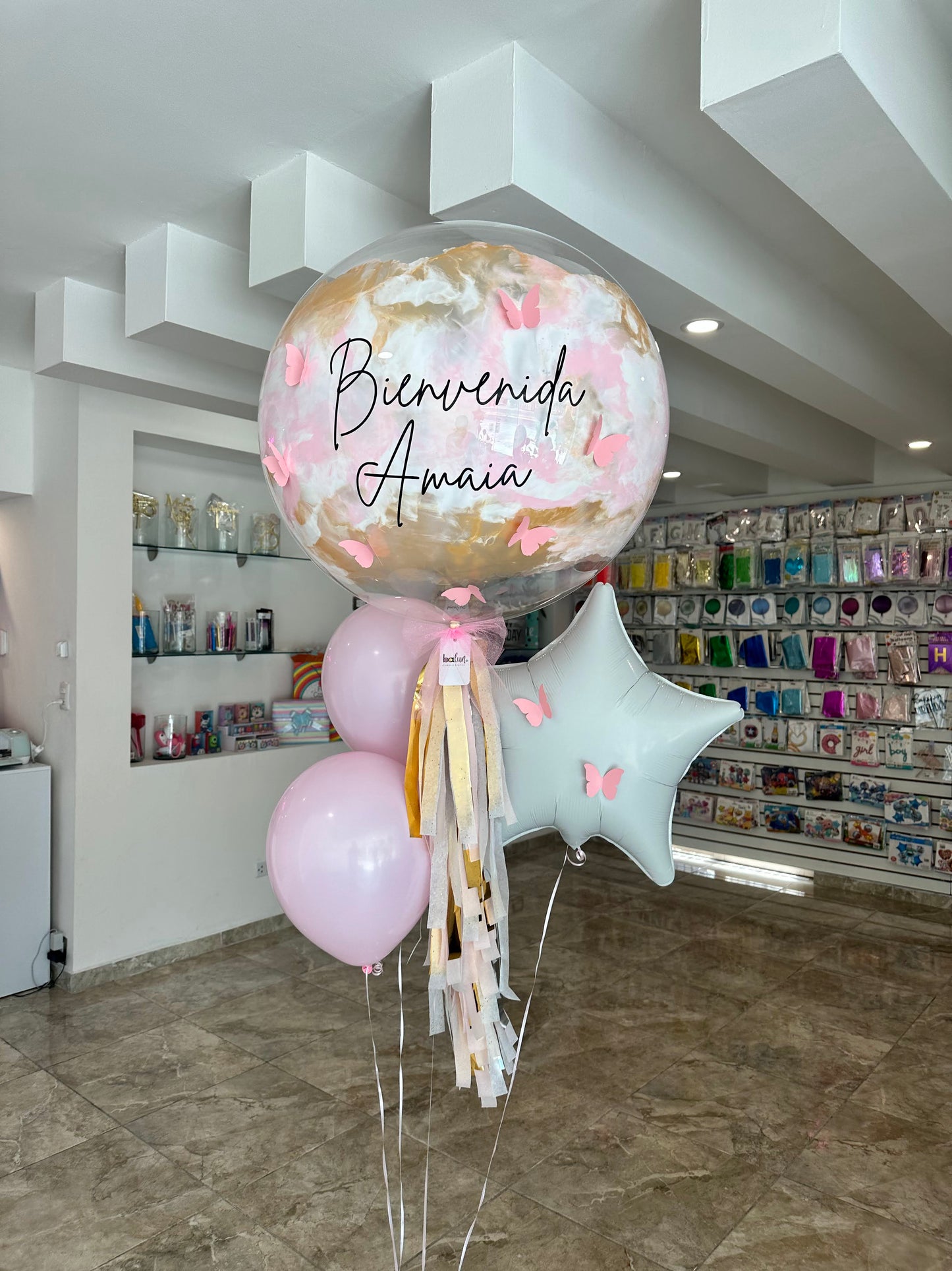 Globo Burbuja + 1 Estrella + 2 Globos Látex + Mariposas