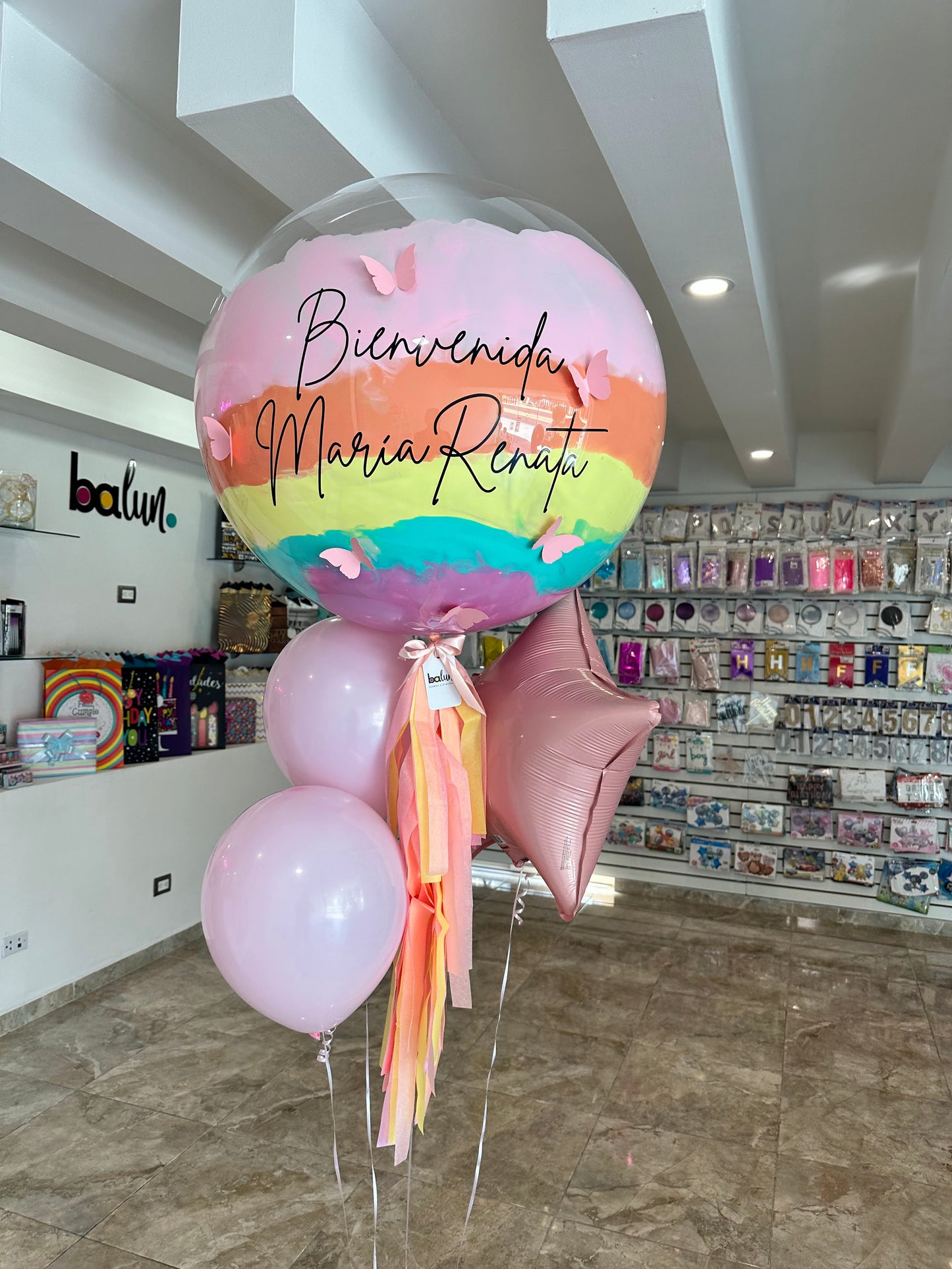 Globo Burbuja + 1 Estrella + 2 Globos Látex + Mariposas