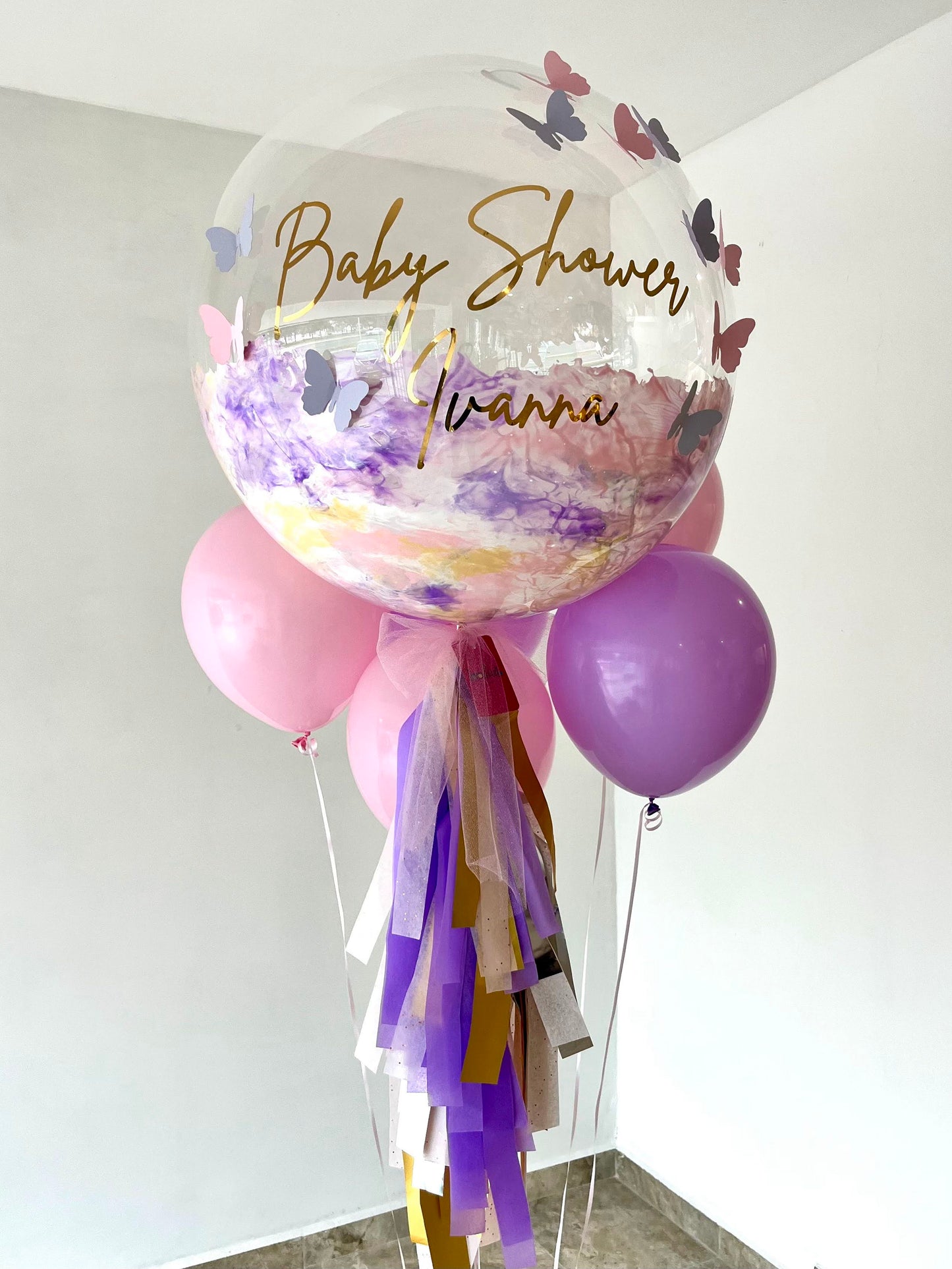 Globo Burbuja + 5 Globos Látex + Mariposas