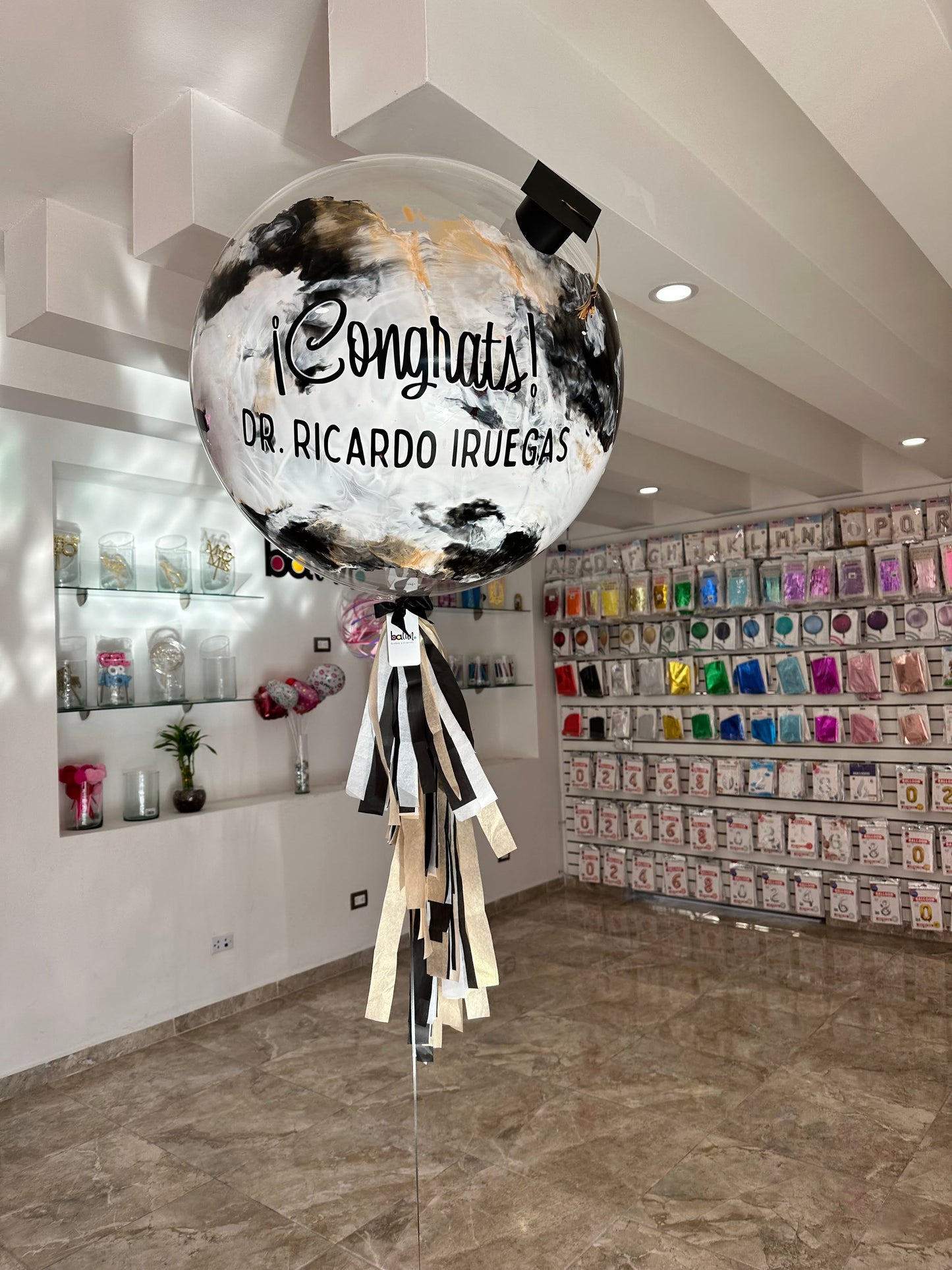 Globo Burbuja + Birrete 3D