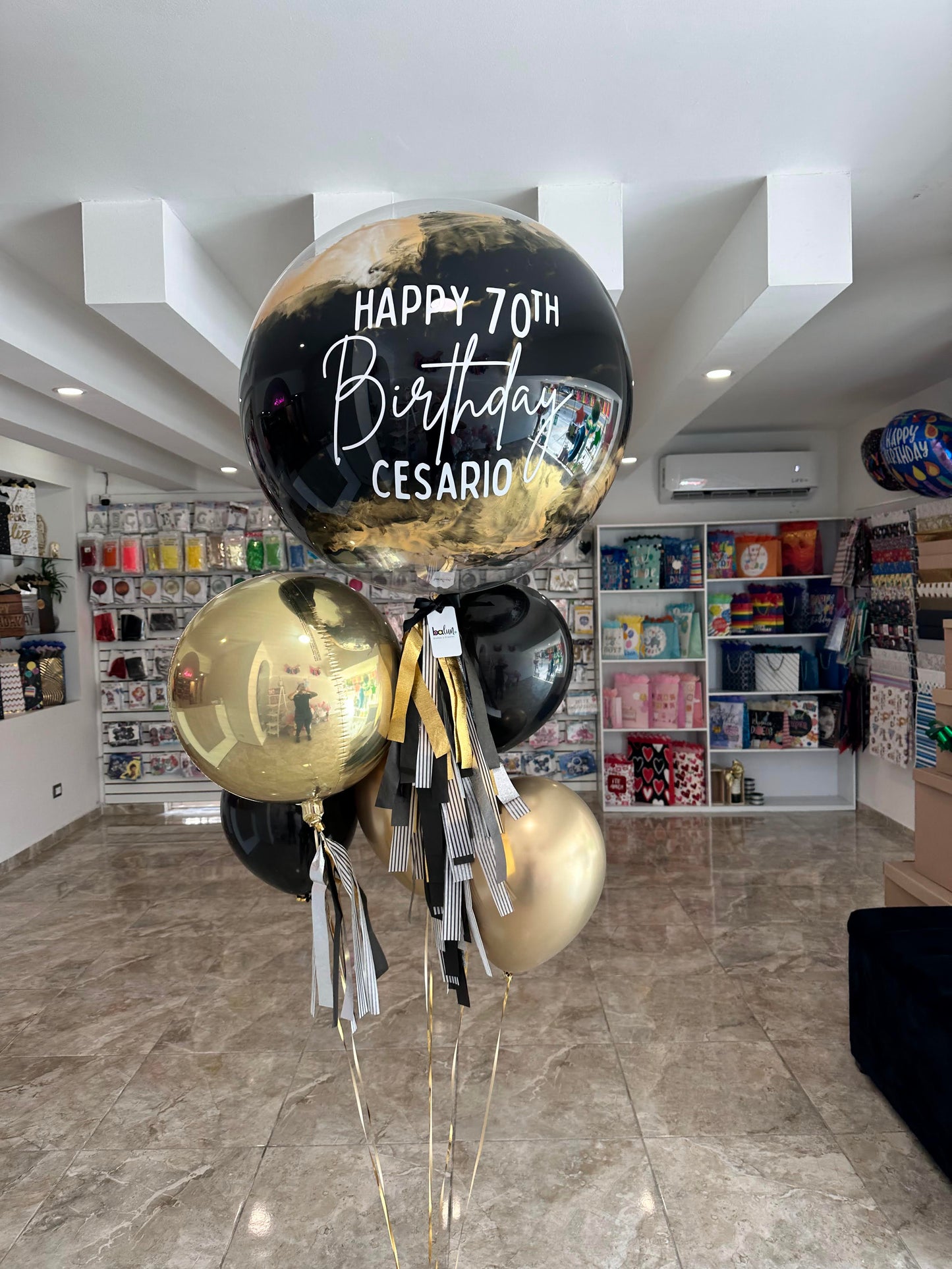 Globo Burbuja + 1 Orbz Chico + 4 Globos Látex