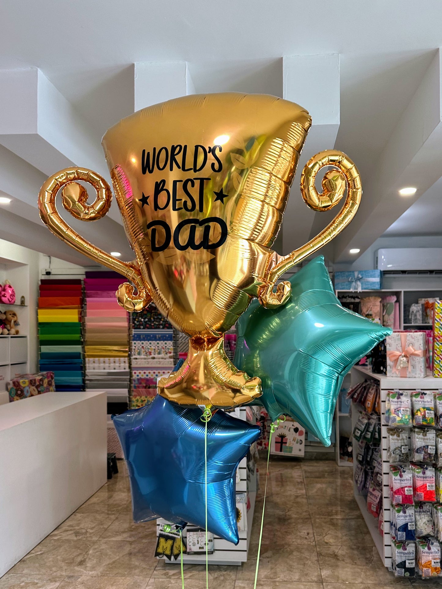 Trofeo World's Best Dad + 2 Estrellas Metálicas