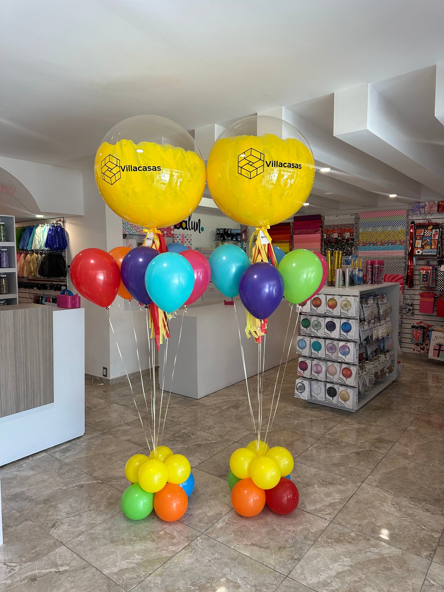 2 Bouquets de Globo Burbuja + Globos Látex + Logo