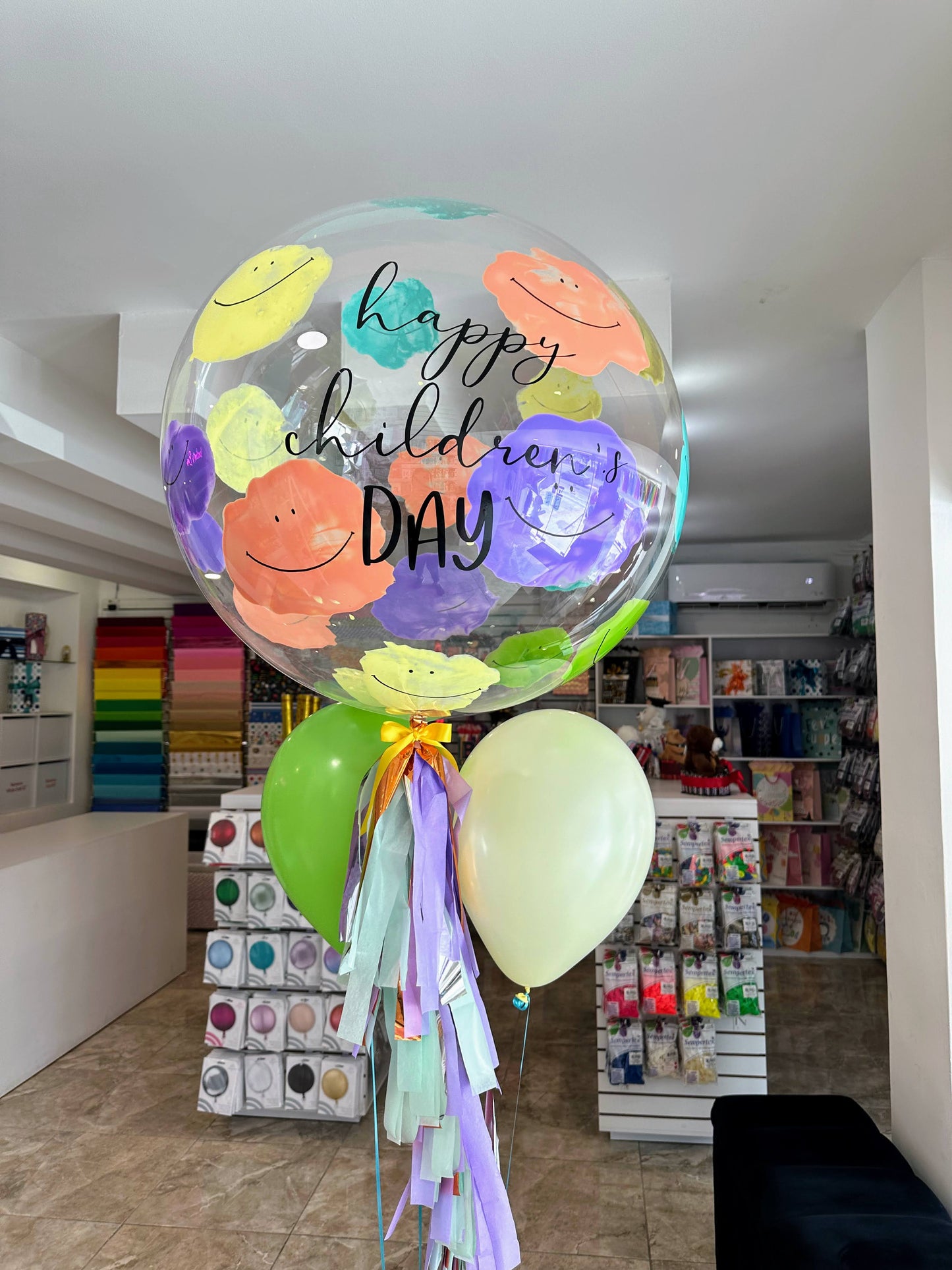 Globo Burbuja Smiley Faces + 2 Globos Látex