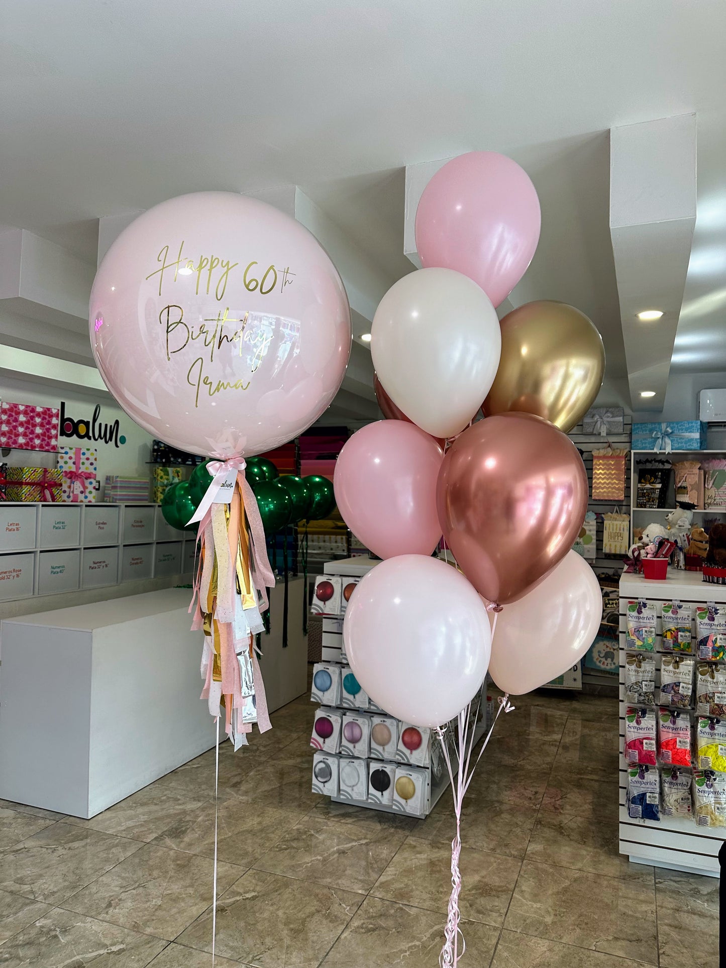 Globo Burbuja + 1 Ramillete de Globos Látex