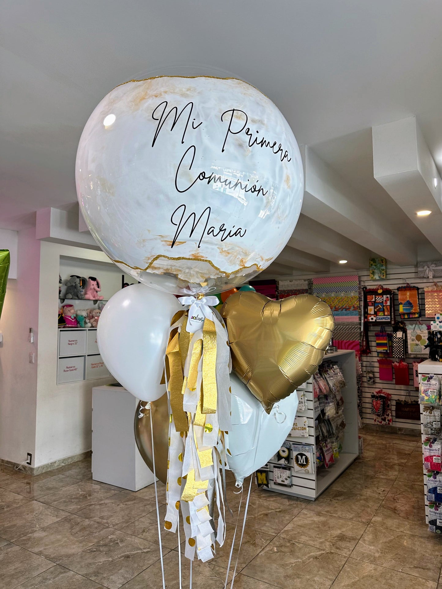 Globo Burbuja + Diamantina + 2 Globos Látex + 2 Corazones