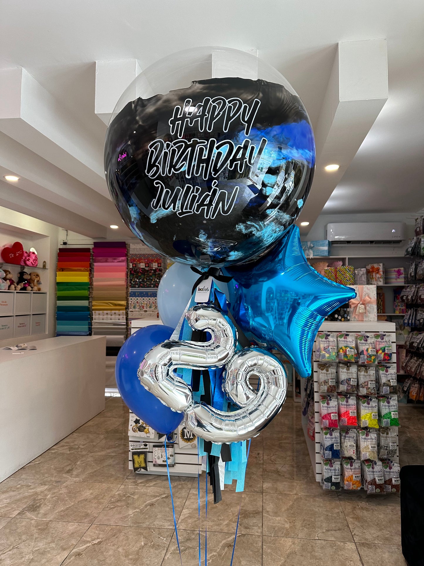 Globo Burbuja + 2 Globos Látex + 1 Estrella Metálica + Número Chico