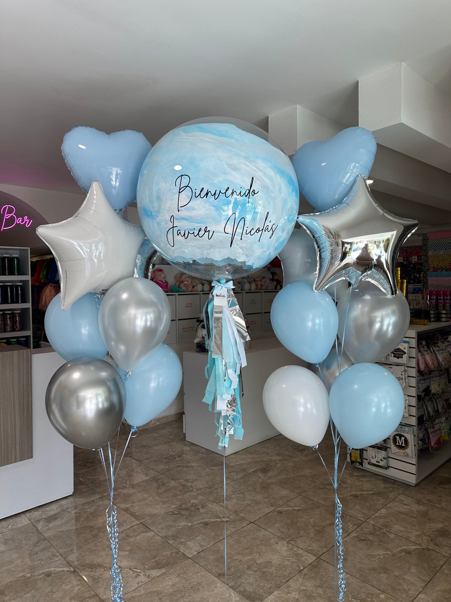 Globo Burbuja + 2 Ramilletes de Estrellas, Látex y Corazones