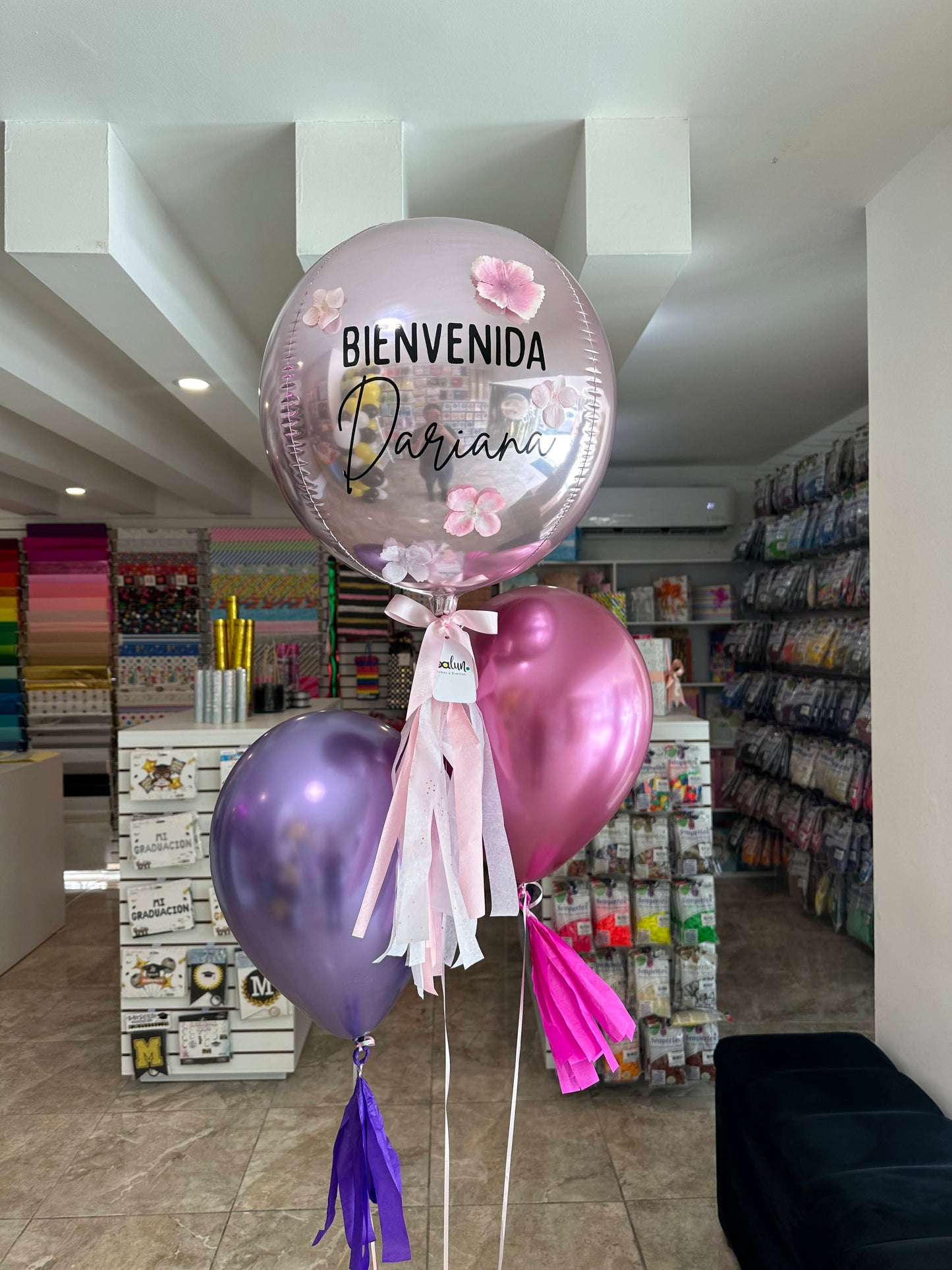 Orbz Chico + 2 Globos Látex + Florecitas