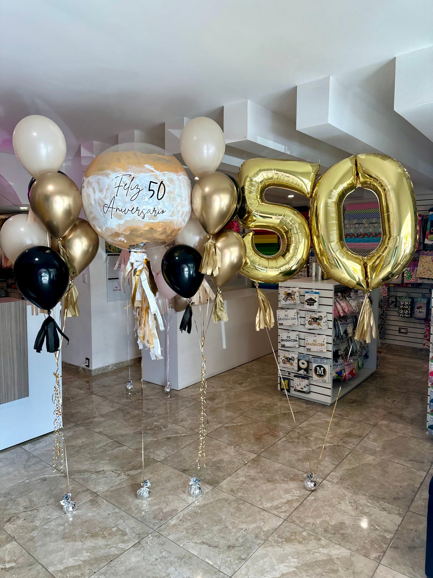 Globo Burbuja + 2 Ramilletes de Globos Látex + Número Jumbo