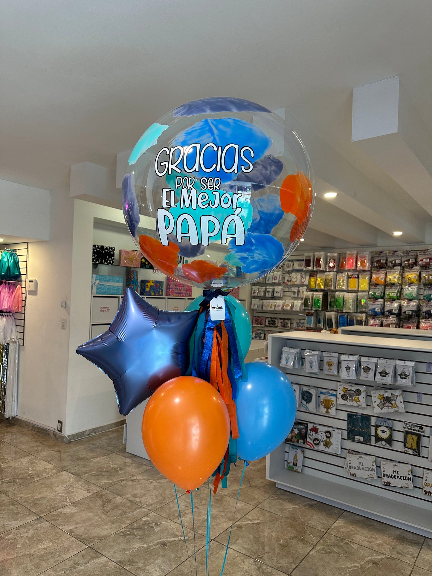 Globo Burbuja + 3 Globos Látex + 1 Estrella Metálica