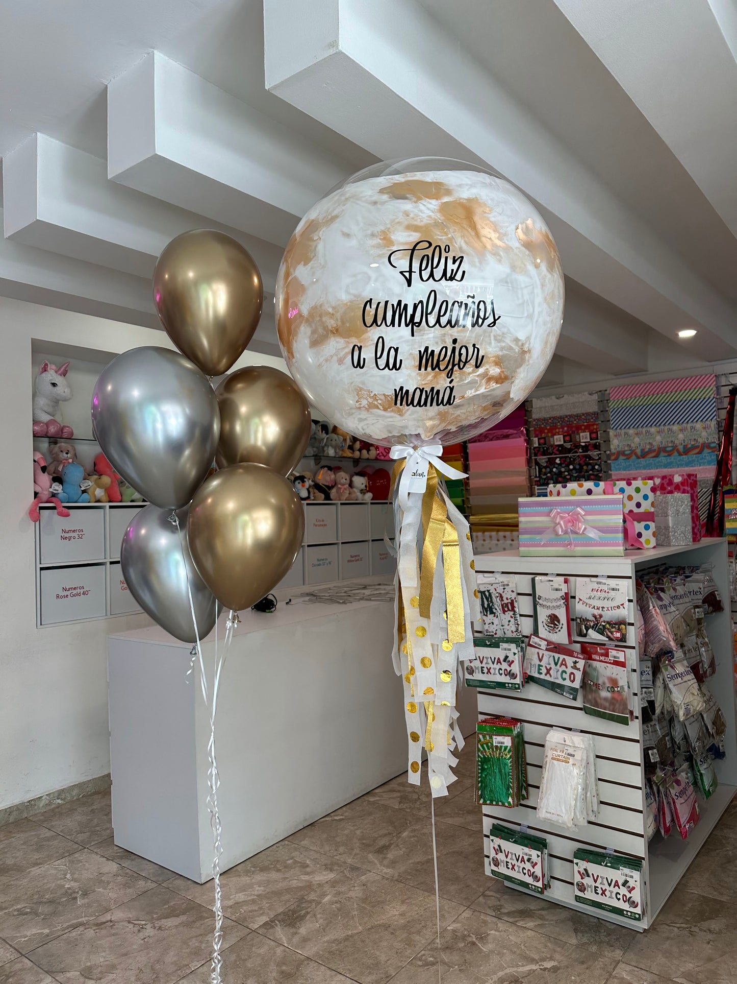 Globo Burbuja + 1 Ramillete de Globos Látex