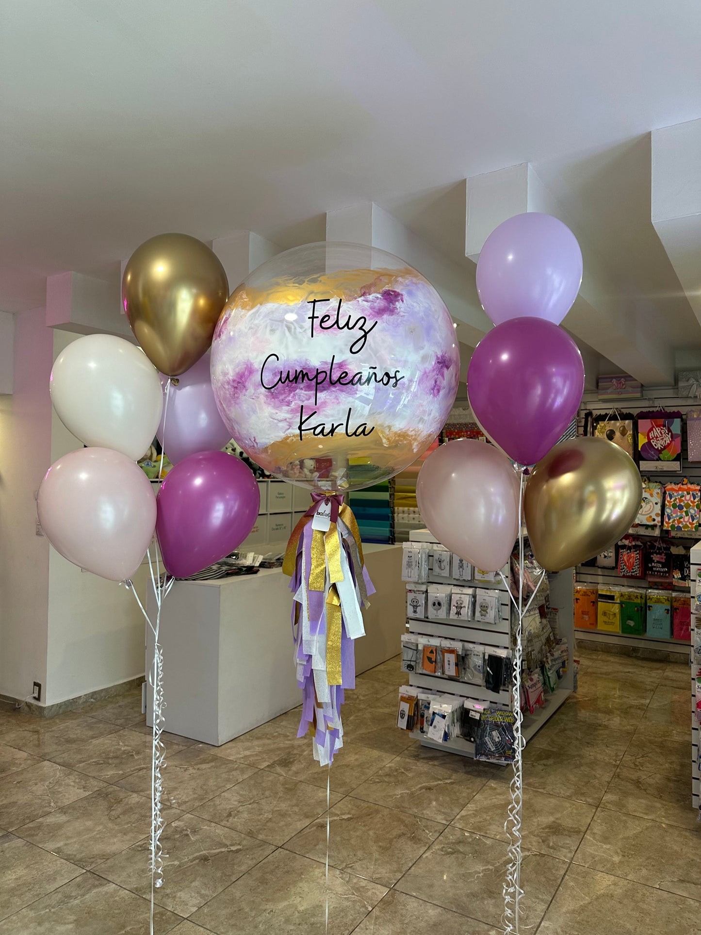 Globo Burbuja + 2 Ramilletes de Globos Látex