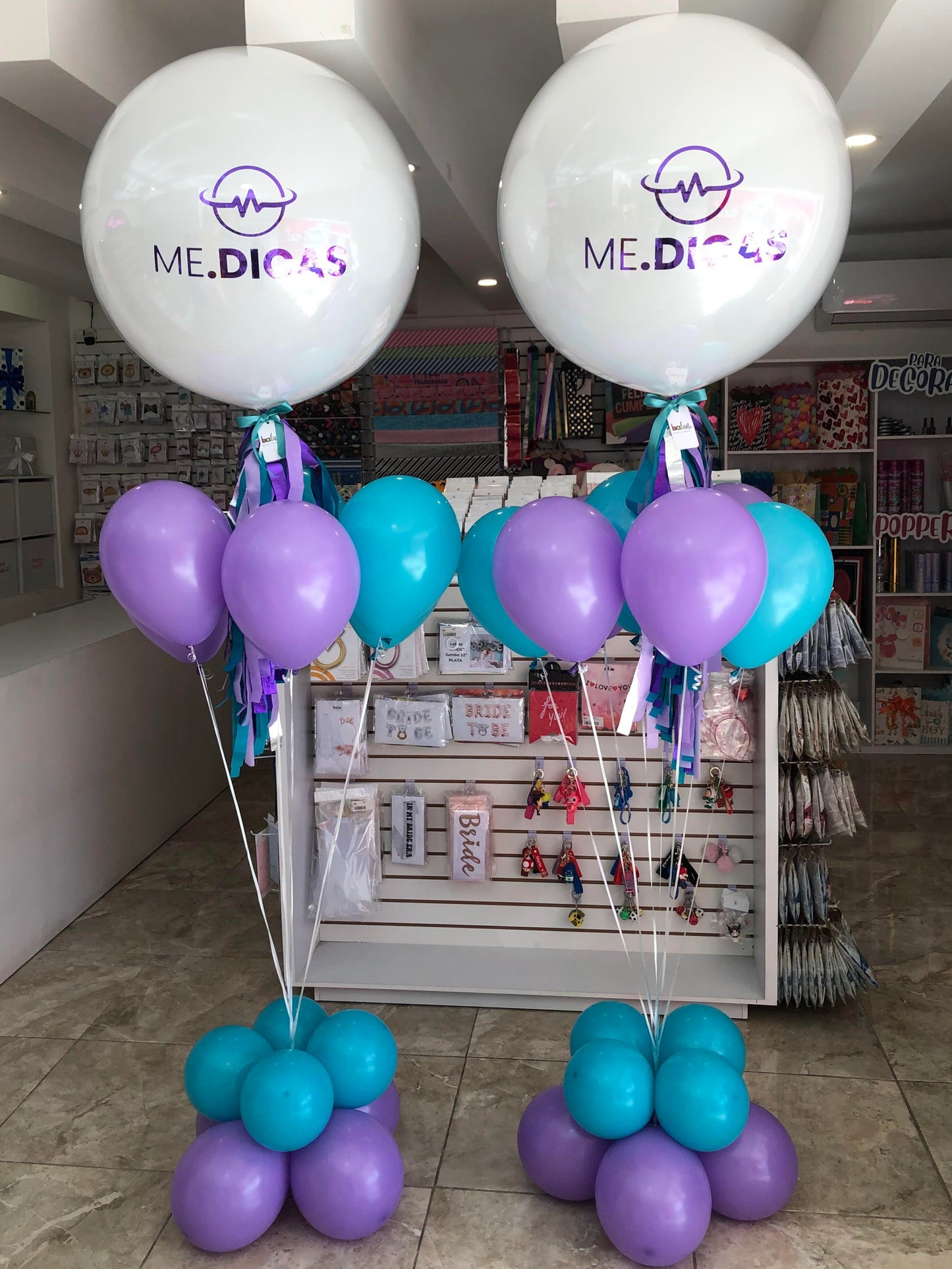 2 Bouquets de Globo Burbuja + Globos Látex + Logo
