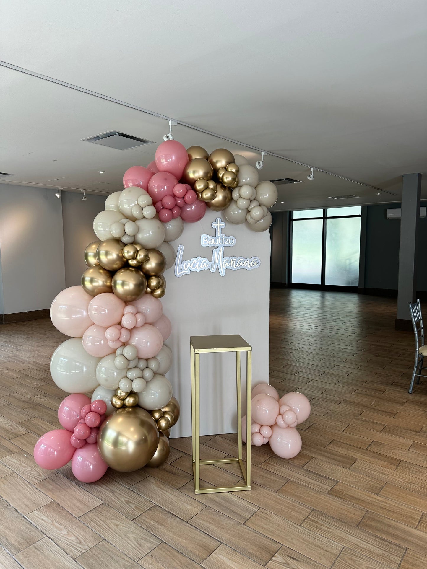 Mampara Bautizo con MDF Personalizado + Mesa de Pastel