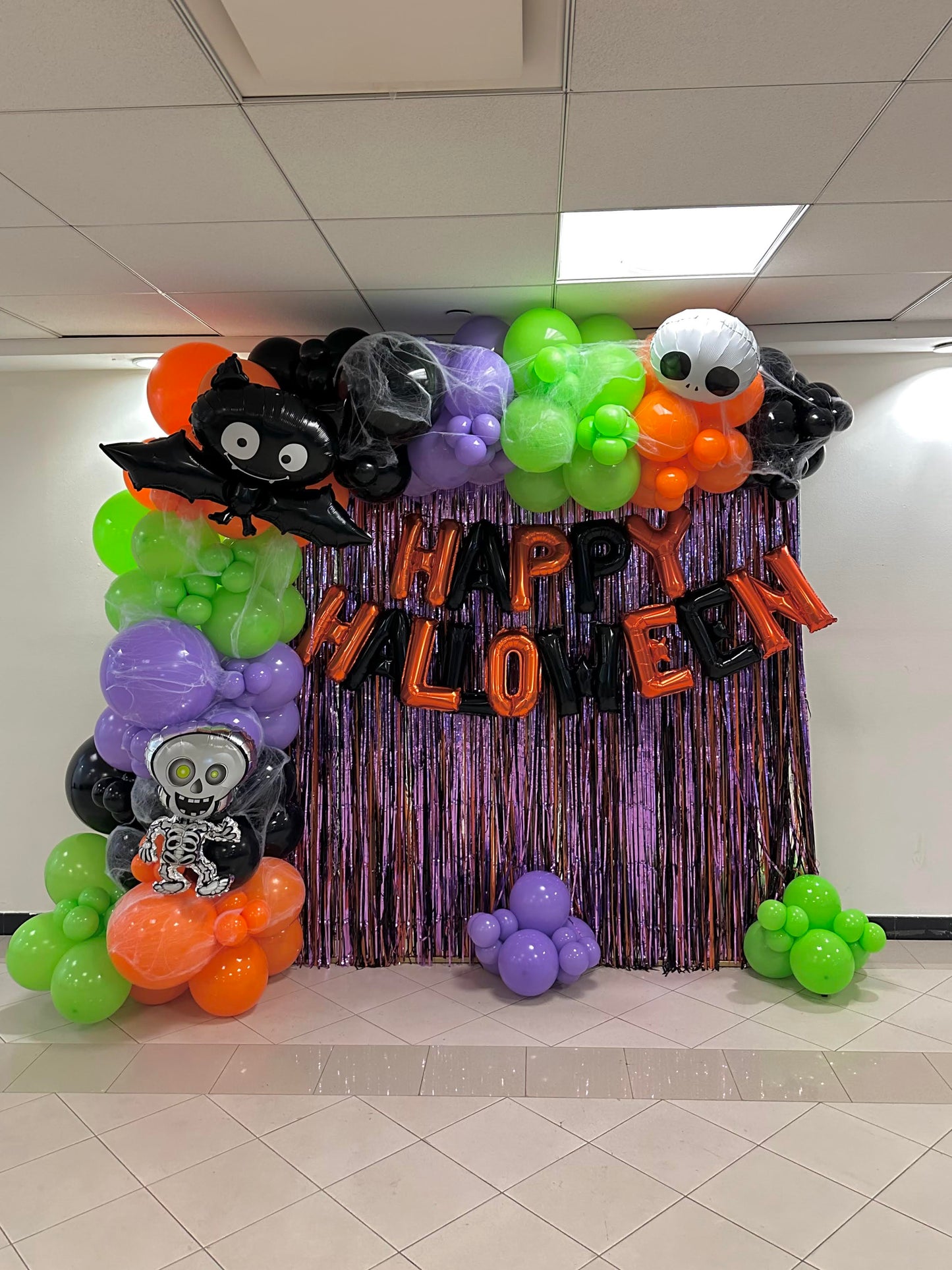 Decoración Halloween Cortina Metálica con Estructura