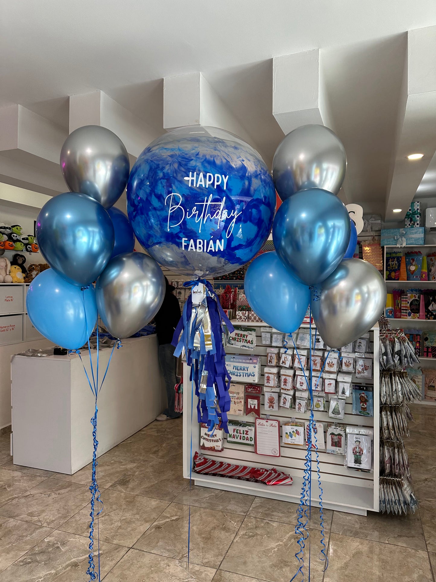 Globo Burbuja + 2 Ramilletes de Globos Látex