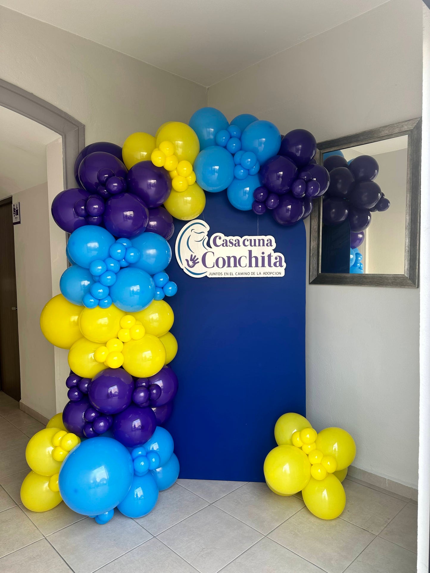 Mampara con Logo en MDF Personalizado