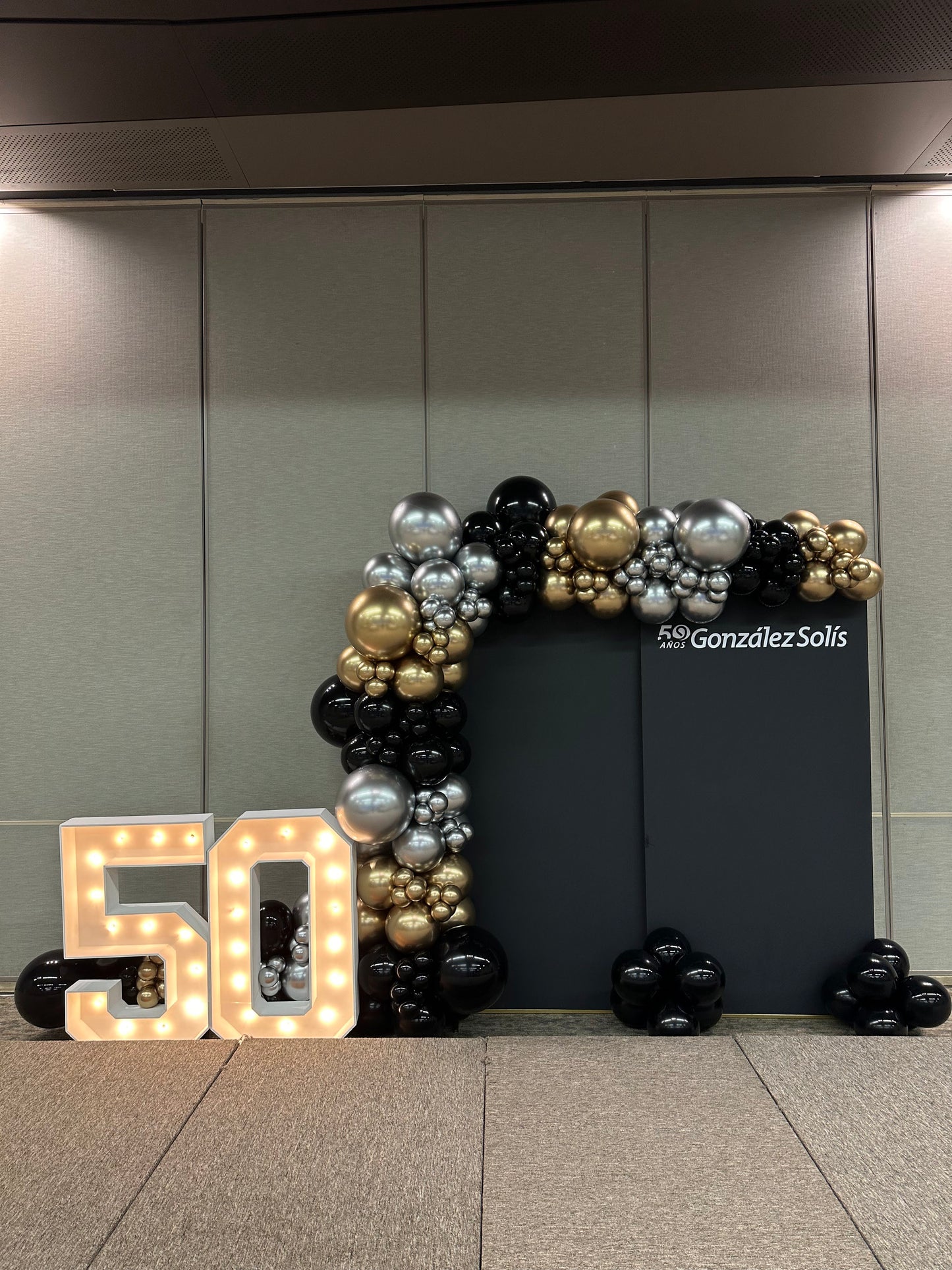 2 Mamparas Cuadradas + Números Iluminados