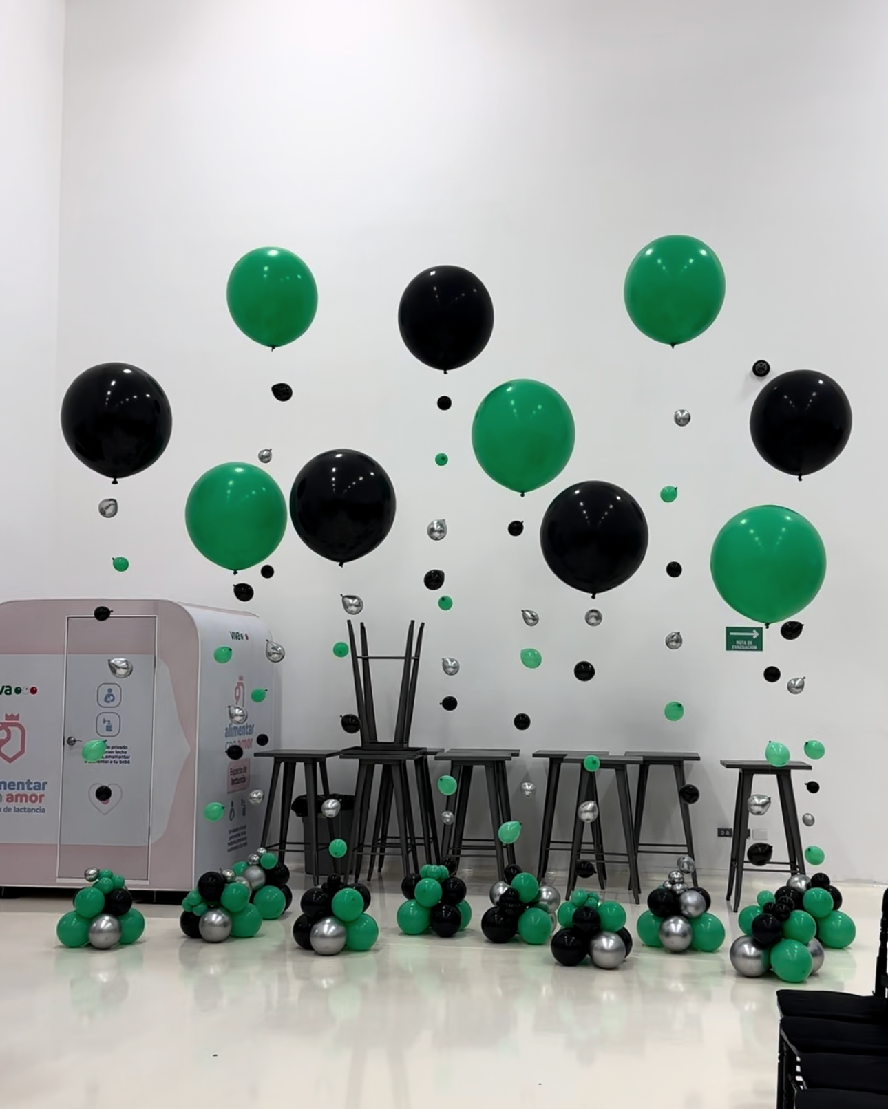 10 Globos Jumbo con Helio + Tiras