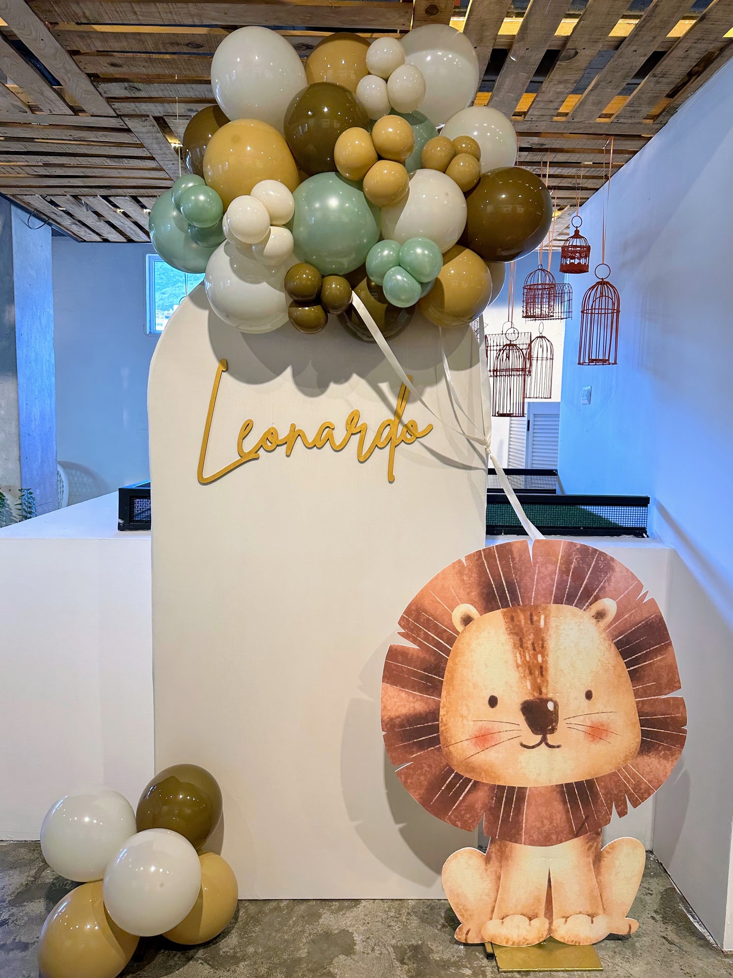 Mampara Nube + Figura de León