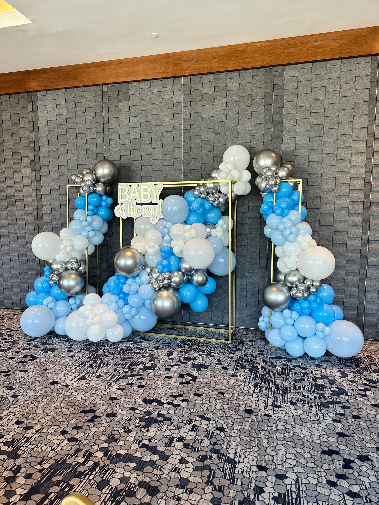 Set de 2 Columnas y 1 Cubo Baby Shower