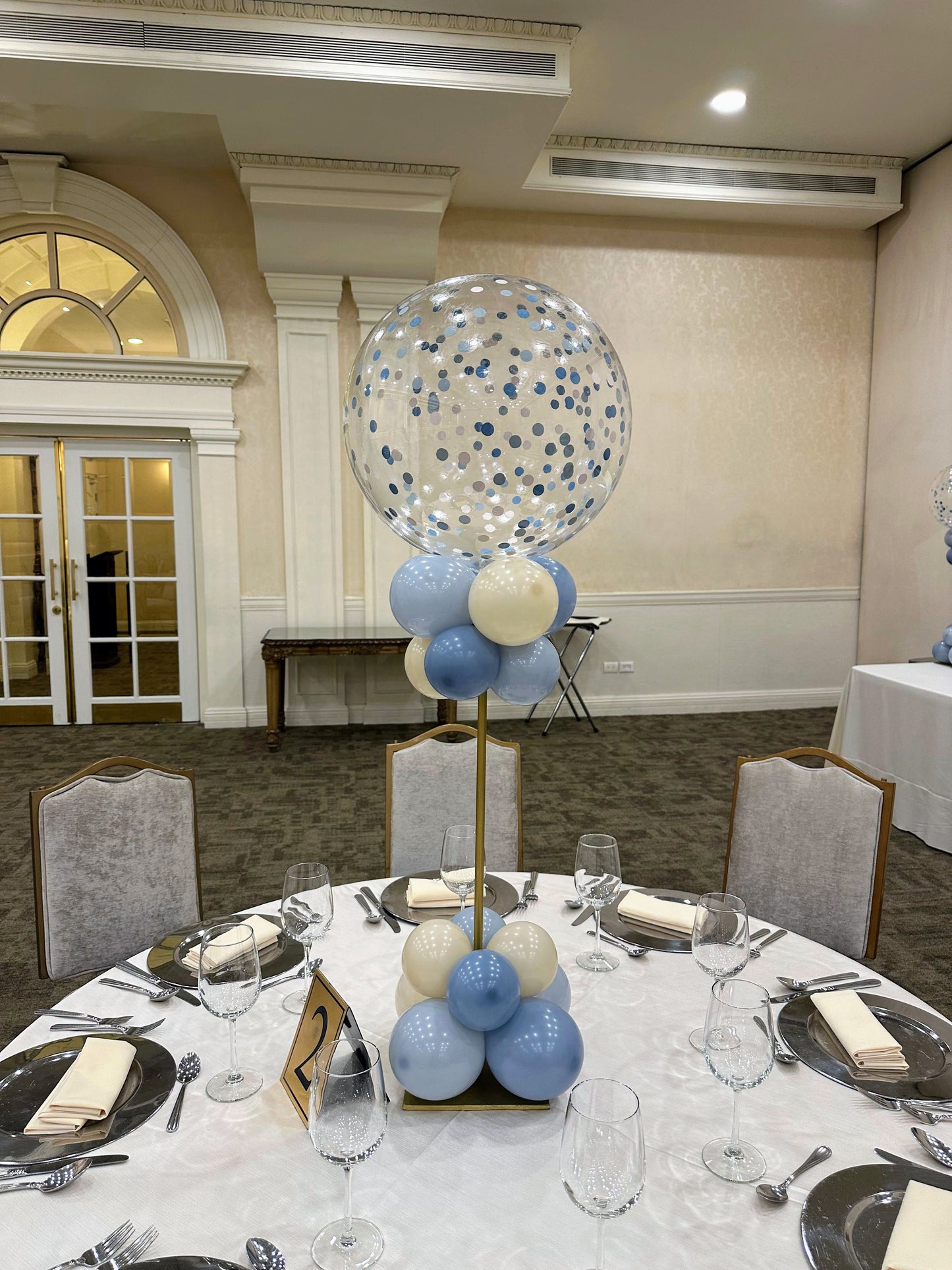 Centro de Mesa Globo Burbuja con Papelitos