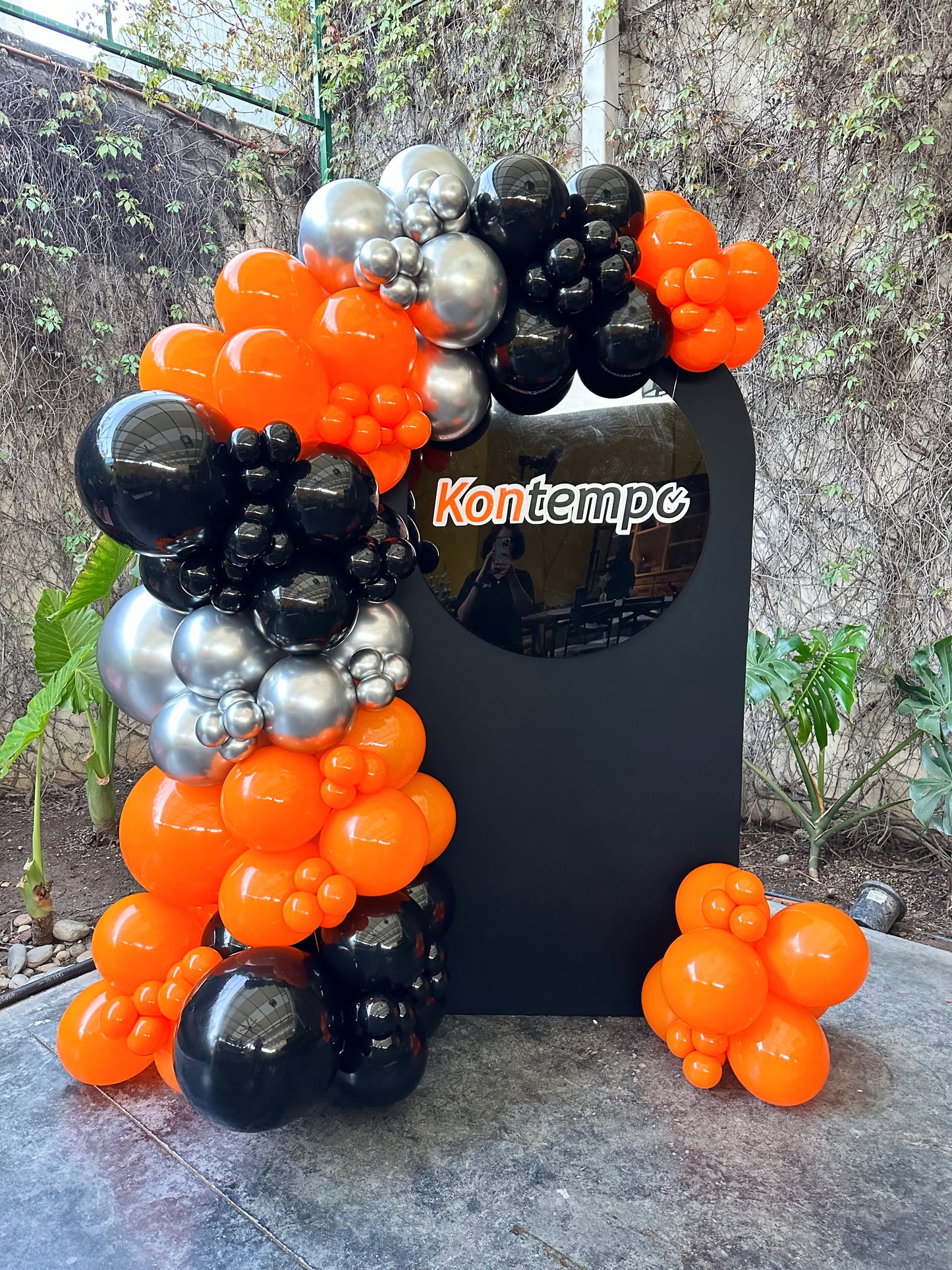 Mampara con Logo en Acrílico Empresarial