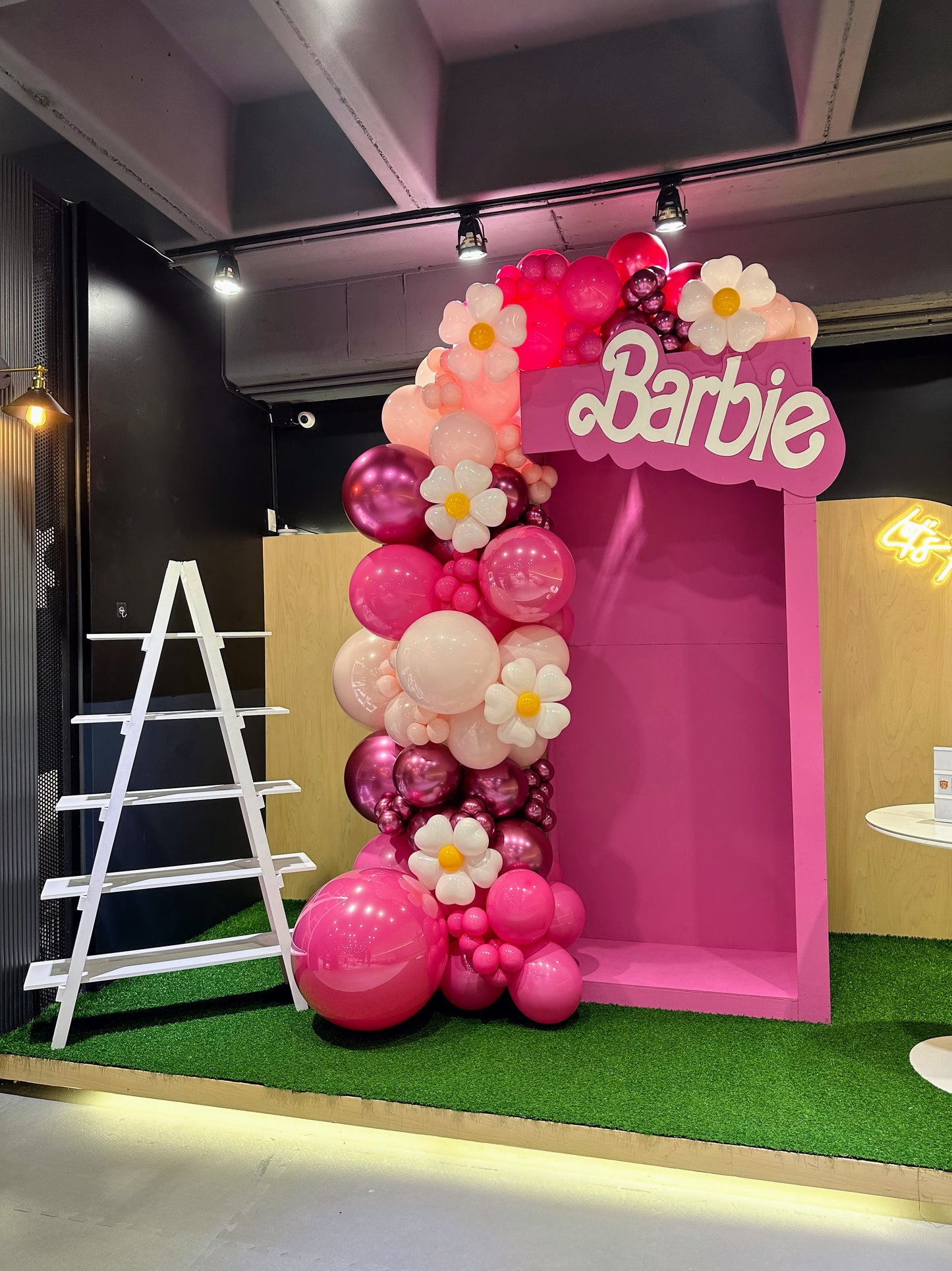 Caja Barbie Grande + Escalera Recuerditos