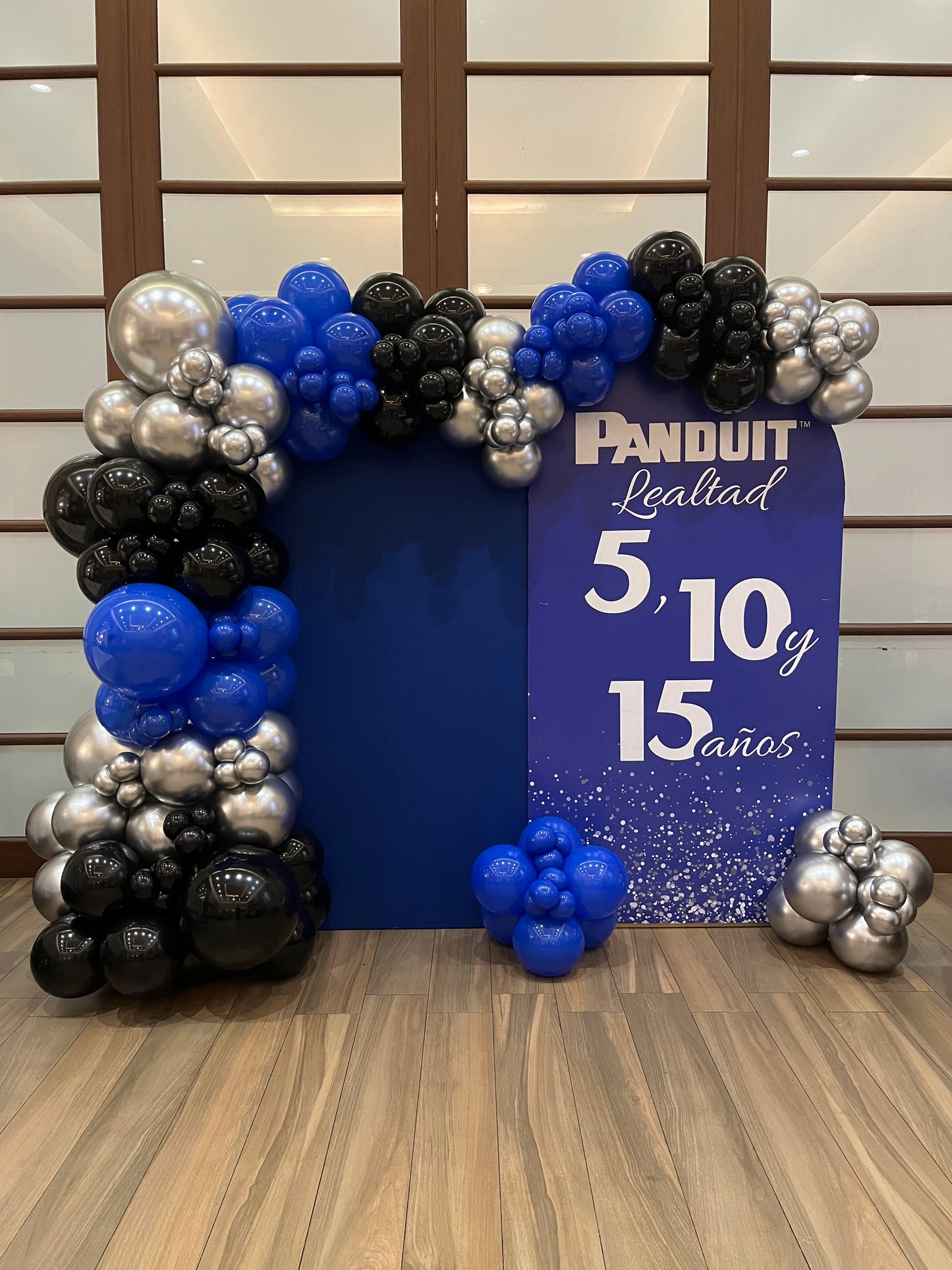 Set de 2 Mamparas Reconocimientos Lealtad