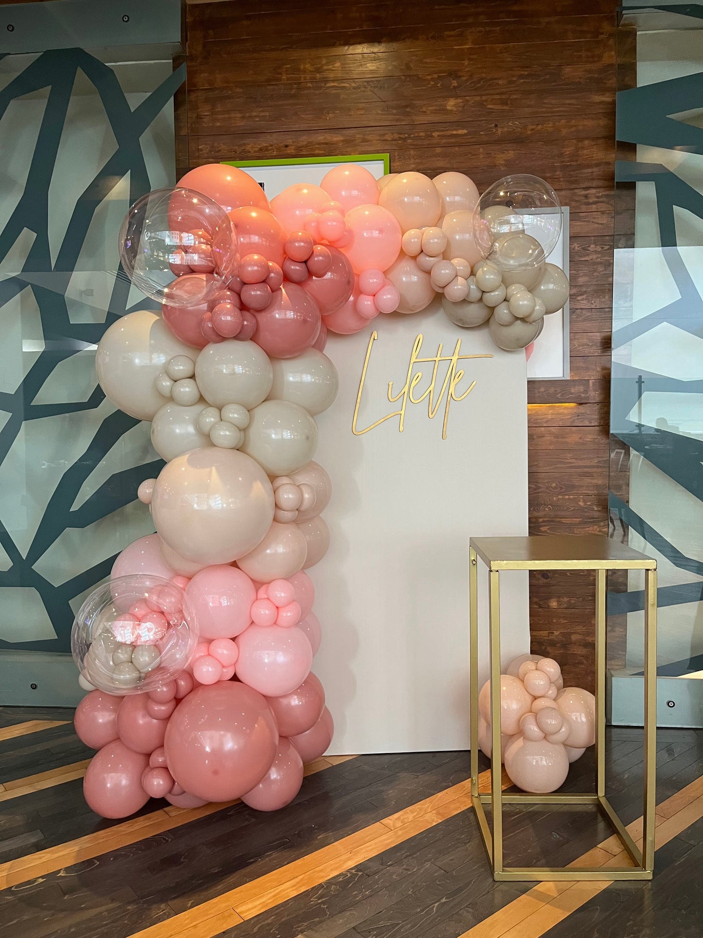 Mampara Nombre Personalizado + Mesa de Pastel