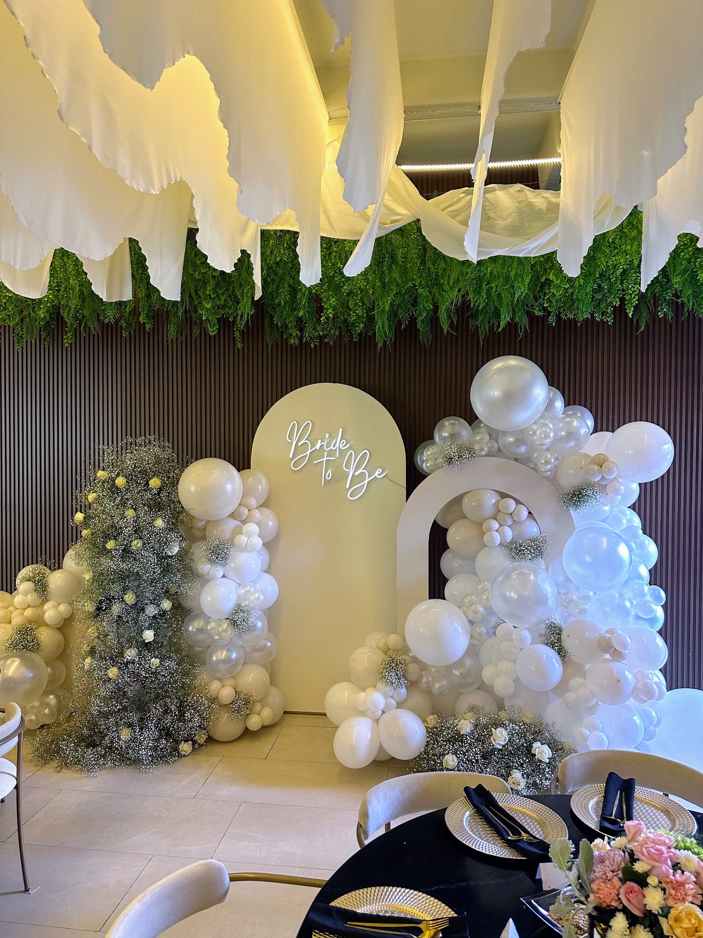 Decoración Bride to Be con Flor Natural