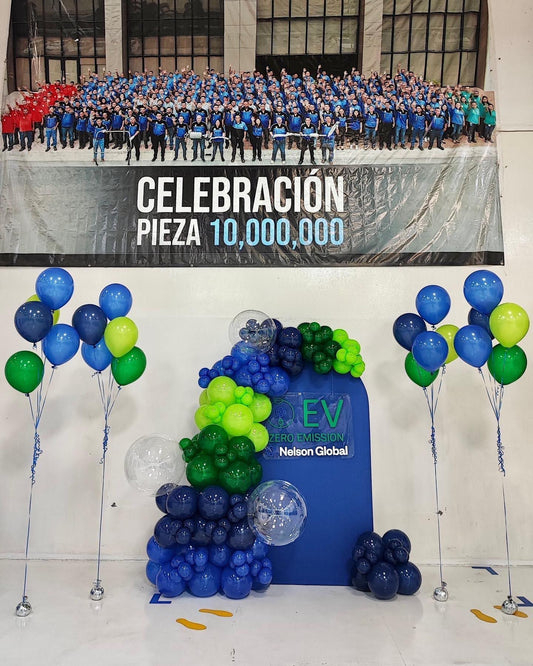 Mampara con Logo + Ramilletes de Globos
