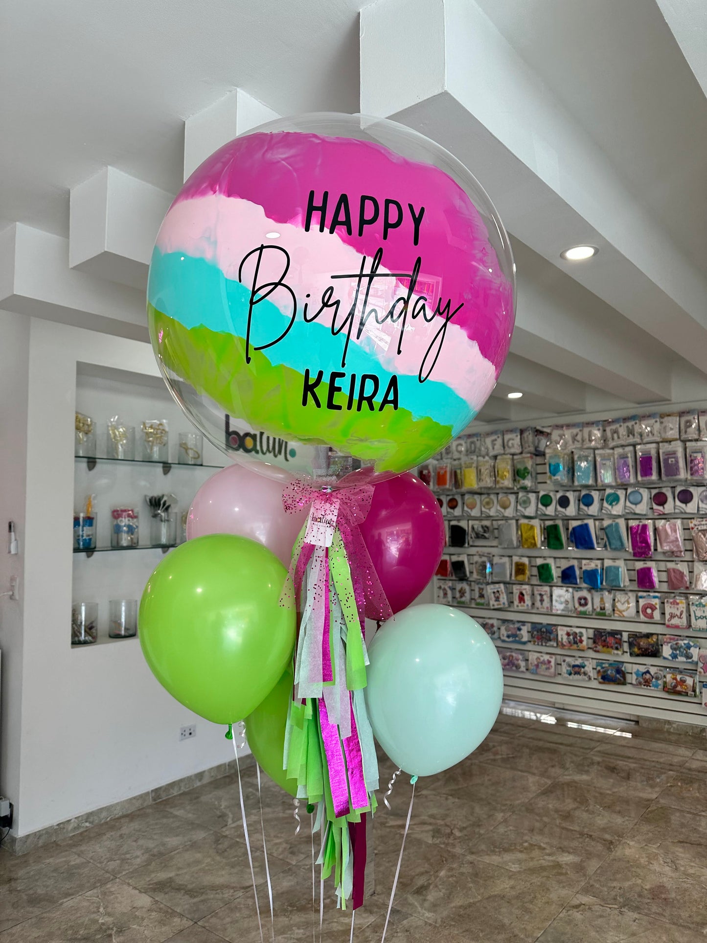 Globo Burbuja + 5 Globos Látex