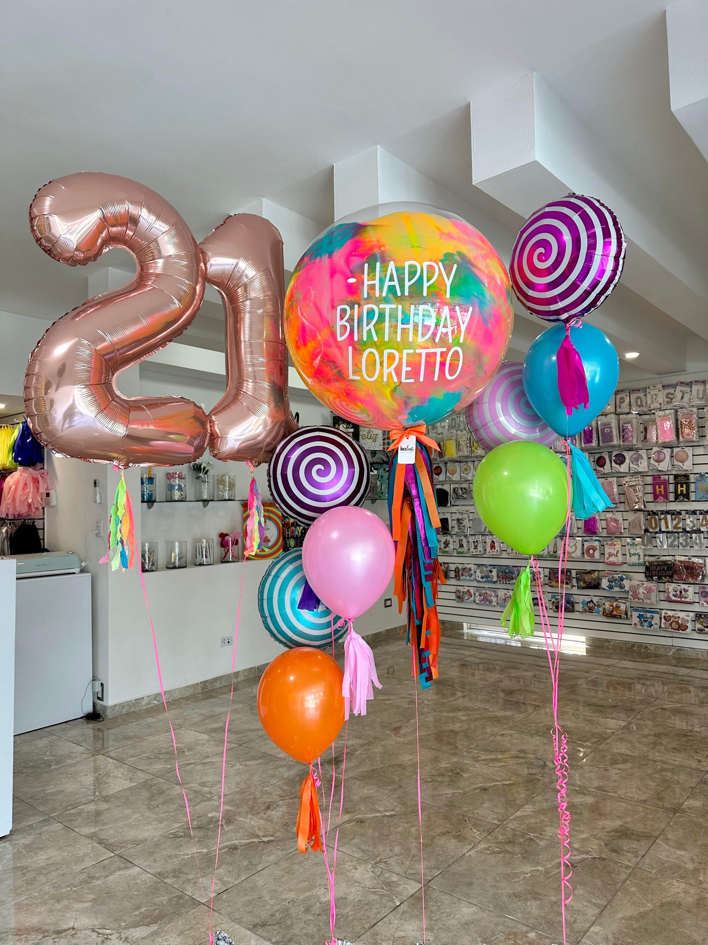 Globo Burbuja + 2 Ramilletes Candy + Número Jumbo