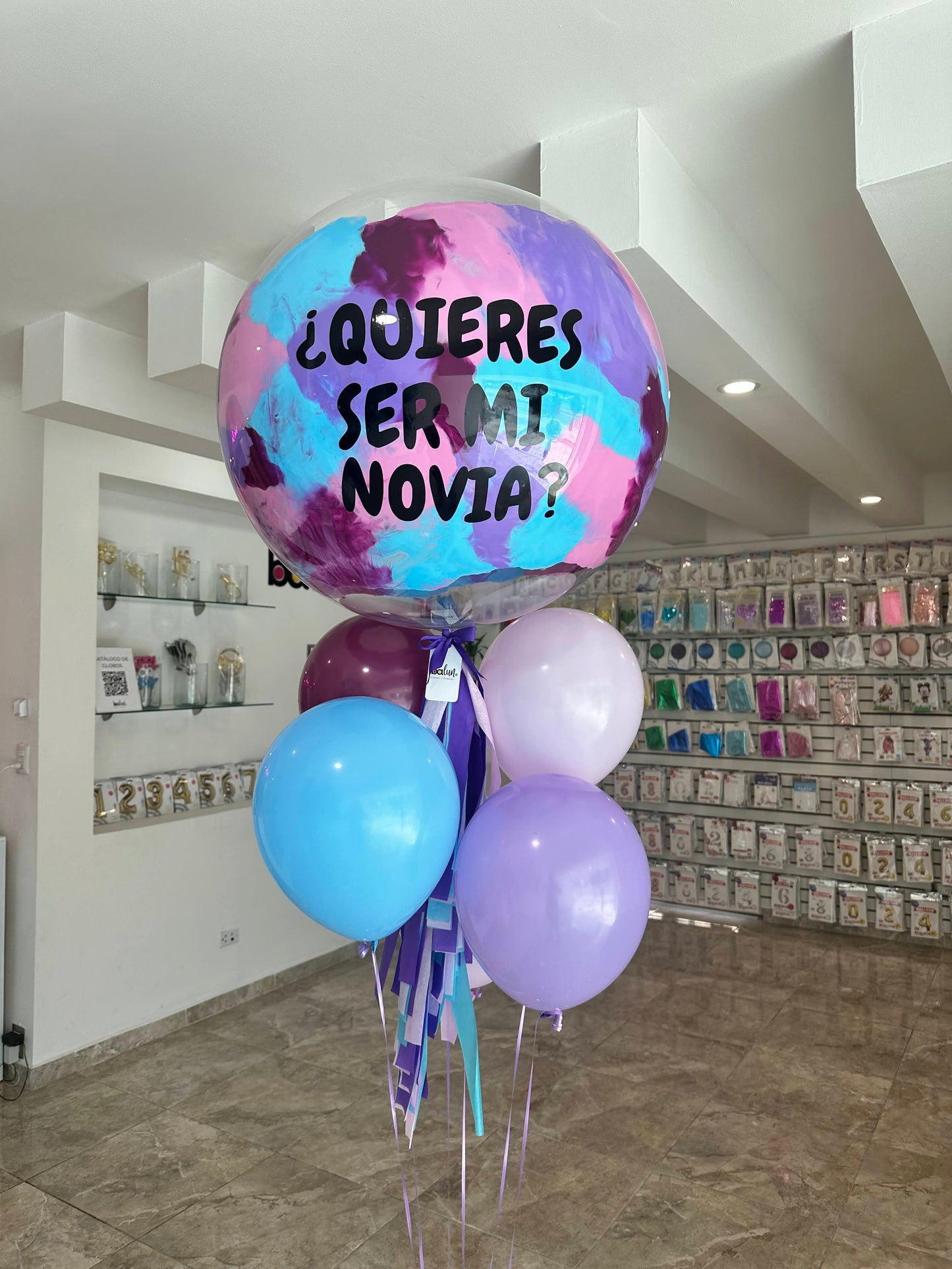 Globo Burbuja + 5 Globos Látex