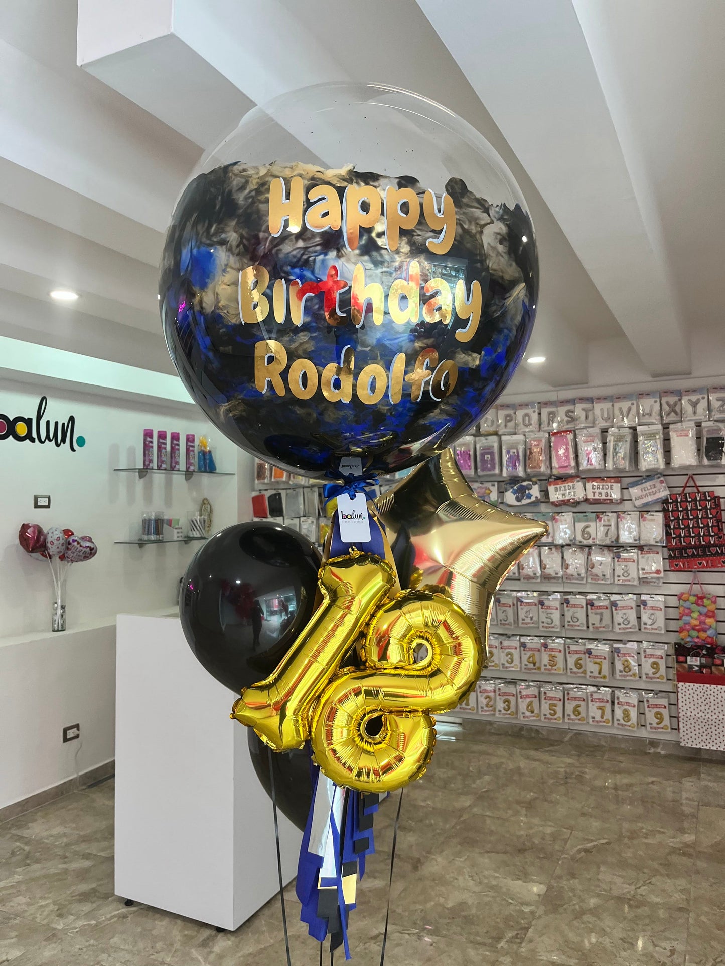 Globo Burbuja + 2 Globos Látex + 1 Estrella Metálica + Número Chico
