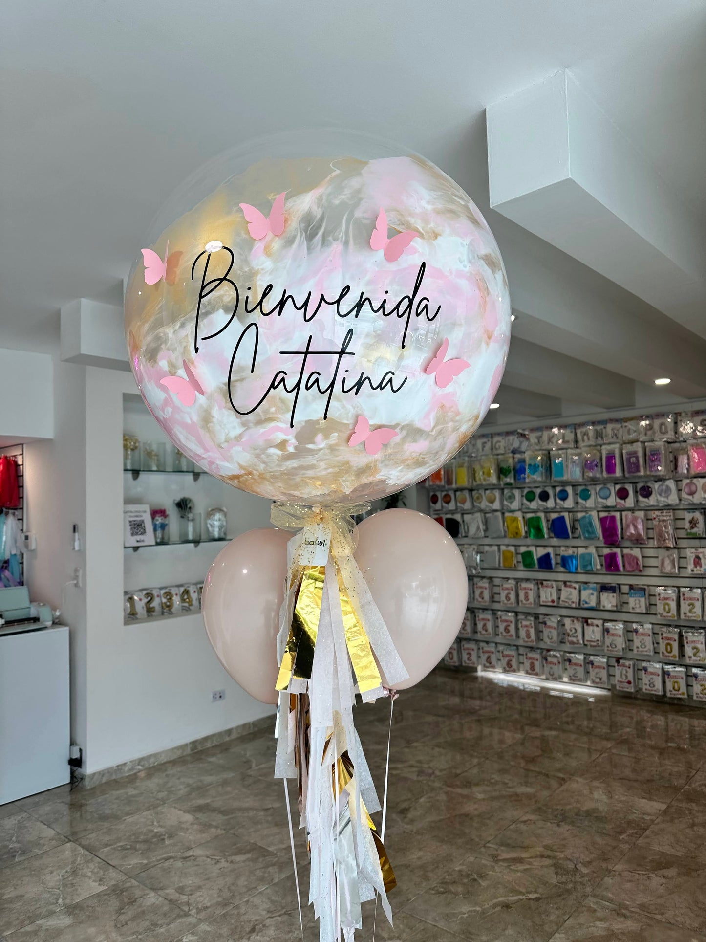 Globo Burbuja + 2 Globos Látex + Mariposas
