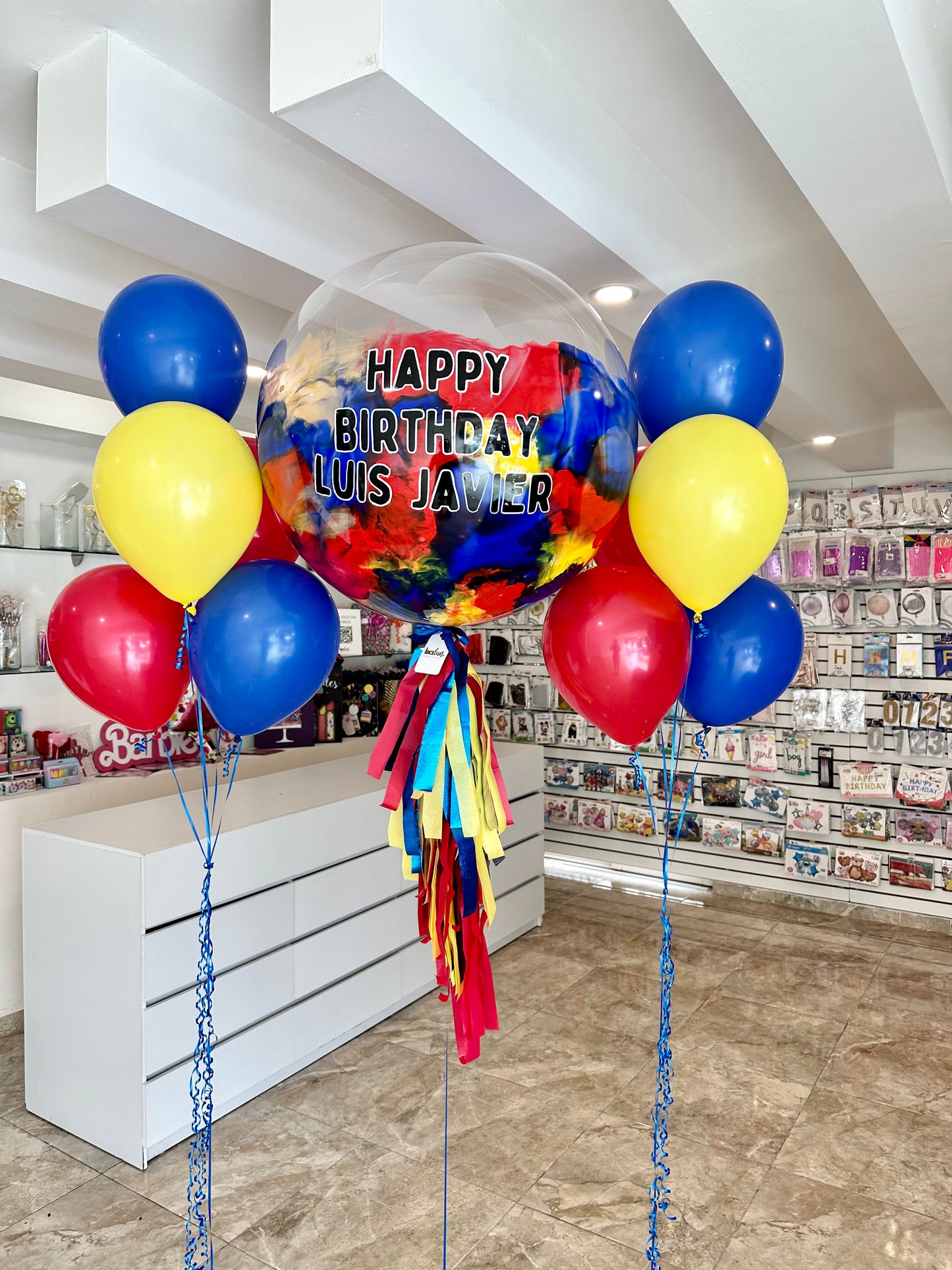 Globo Burbuja + 2 Ramilletes de Globos Látex