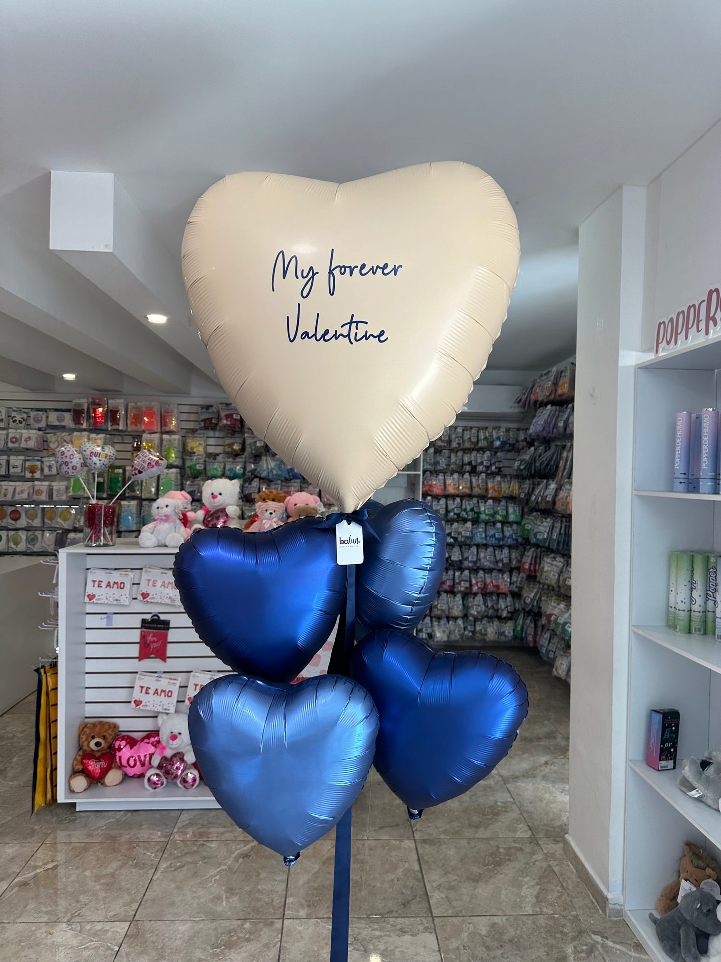 Corazón Jumbo Valentine's + 4 Corazones Metálicos