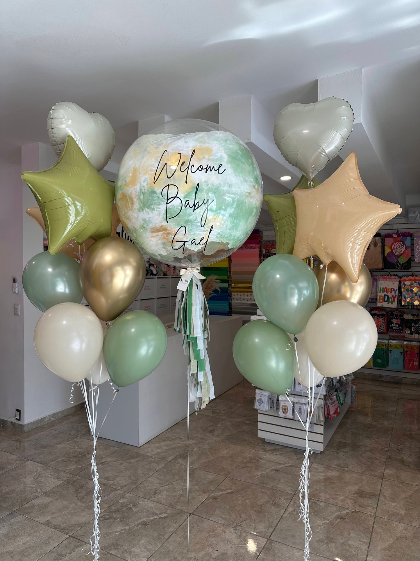 Globo Burbuja + 2 Ramilletes de Estrellas, Látex y Corazones