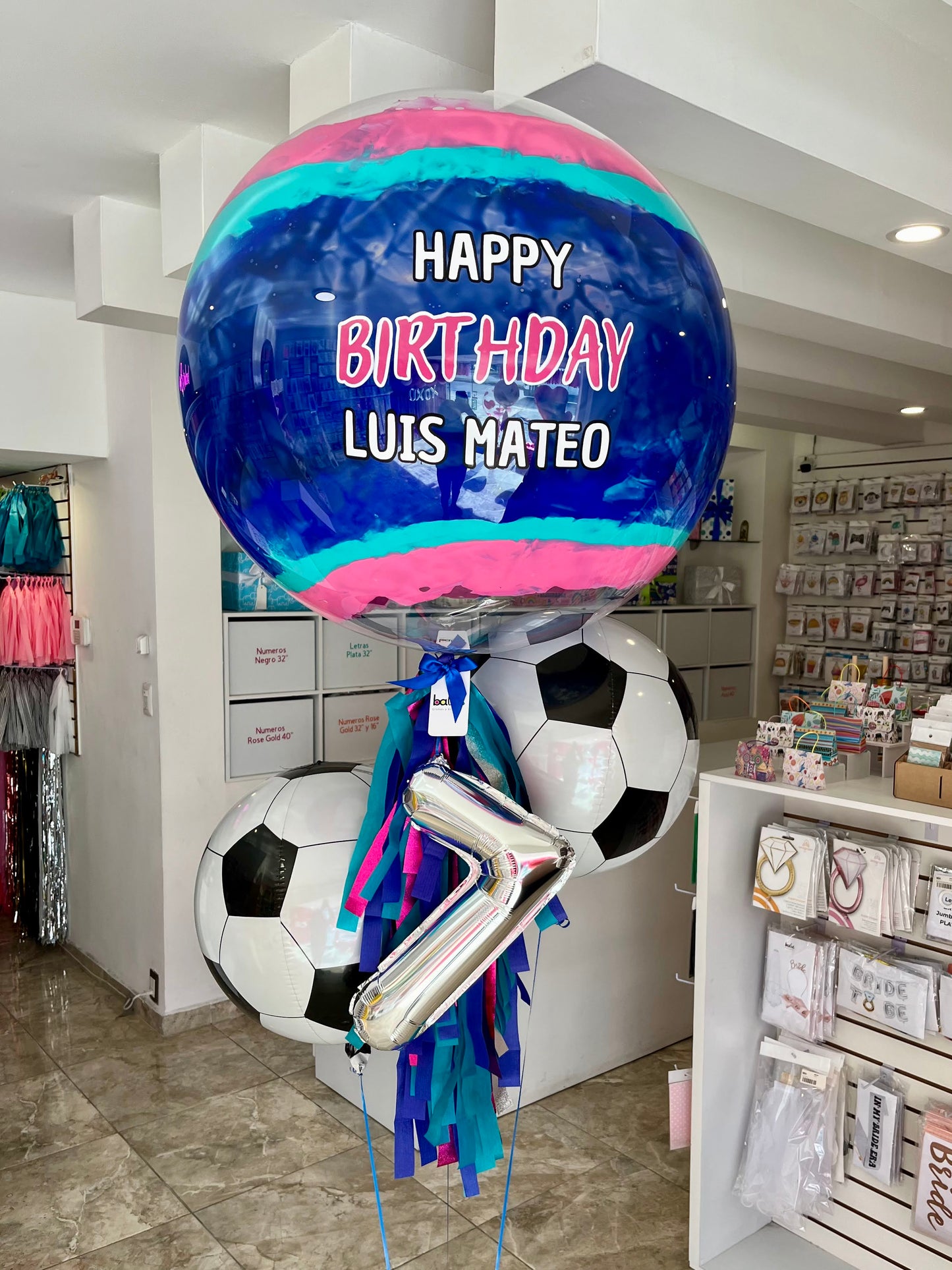 Globo Burbuja + Número Chico + 2 Orbz Chicos