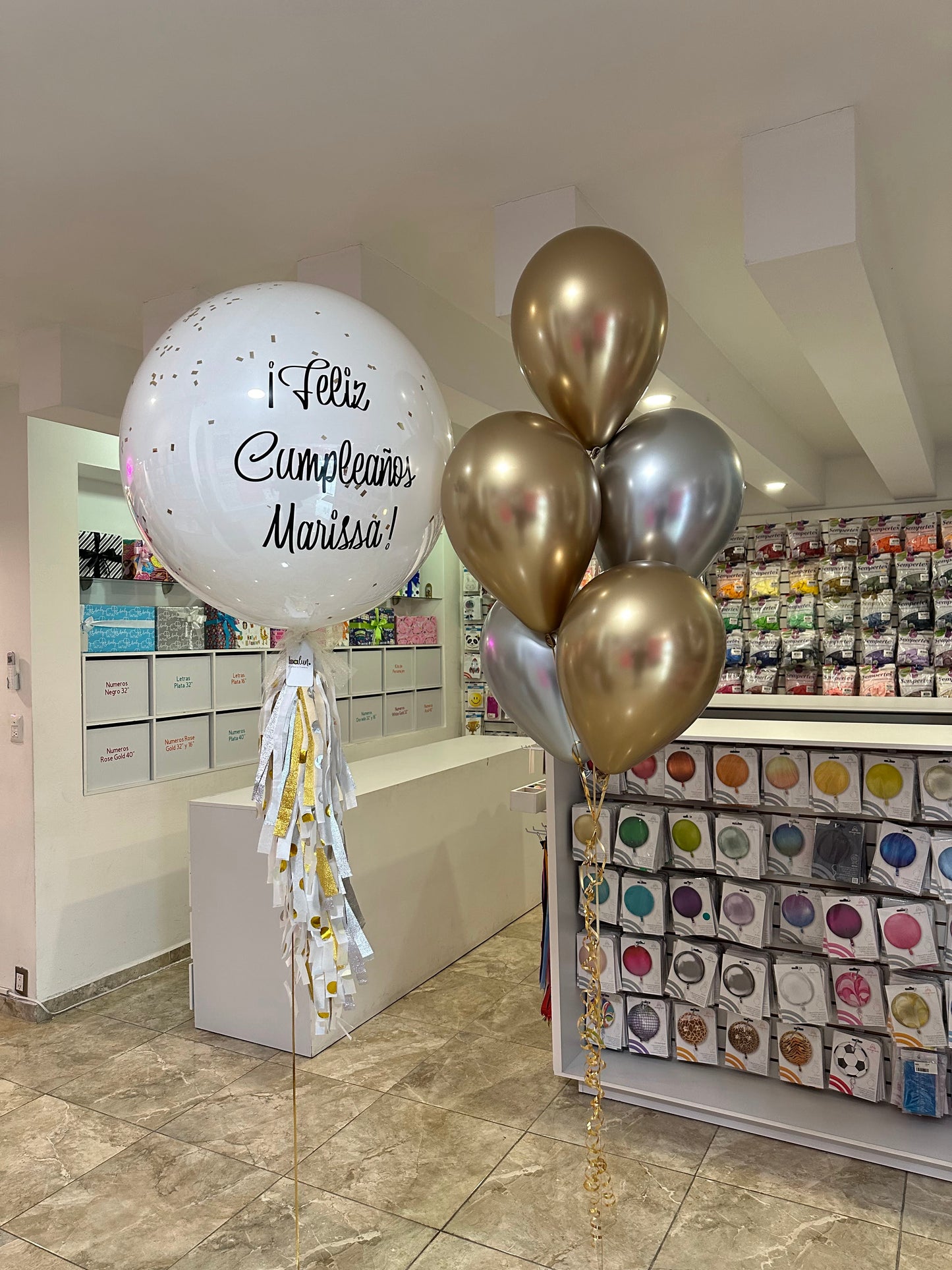 Globo Burbuja + 1 Ramillete de Globos Látex