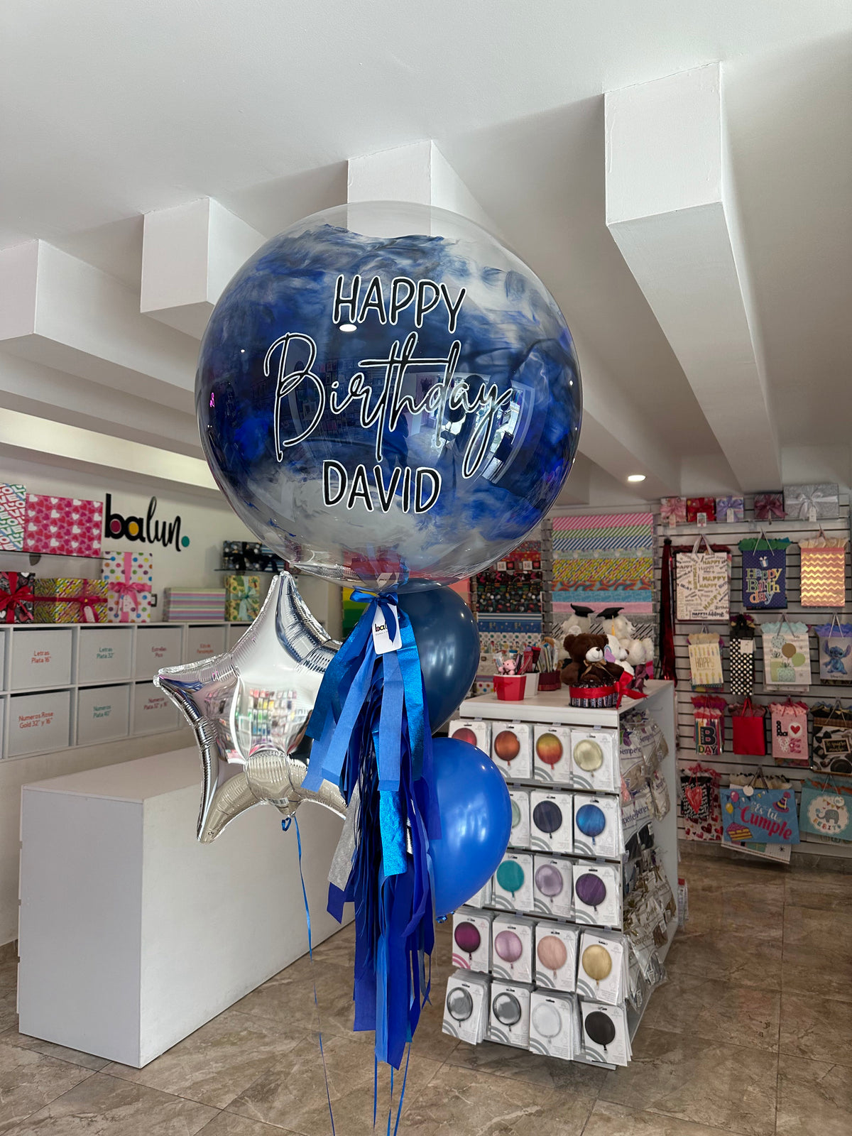 Globo Burbuja + 2 Globos Latex + 1 Estrella