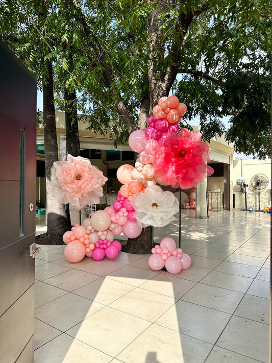 Guirnalda de Globos Bienvenida + Flores de Organza