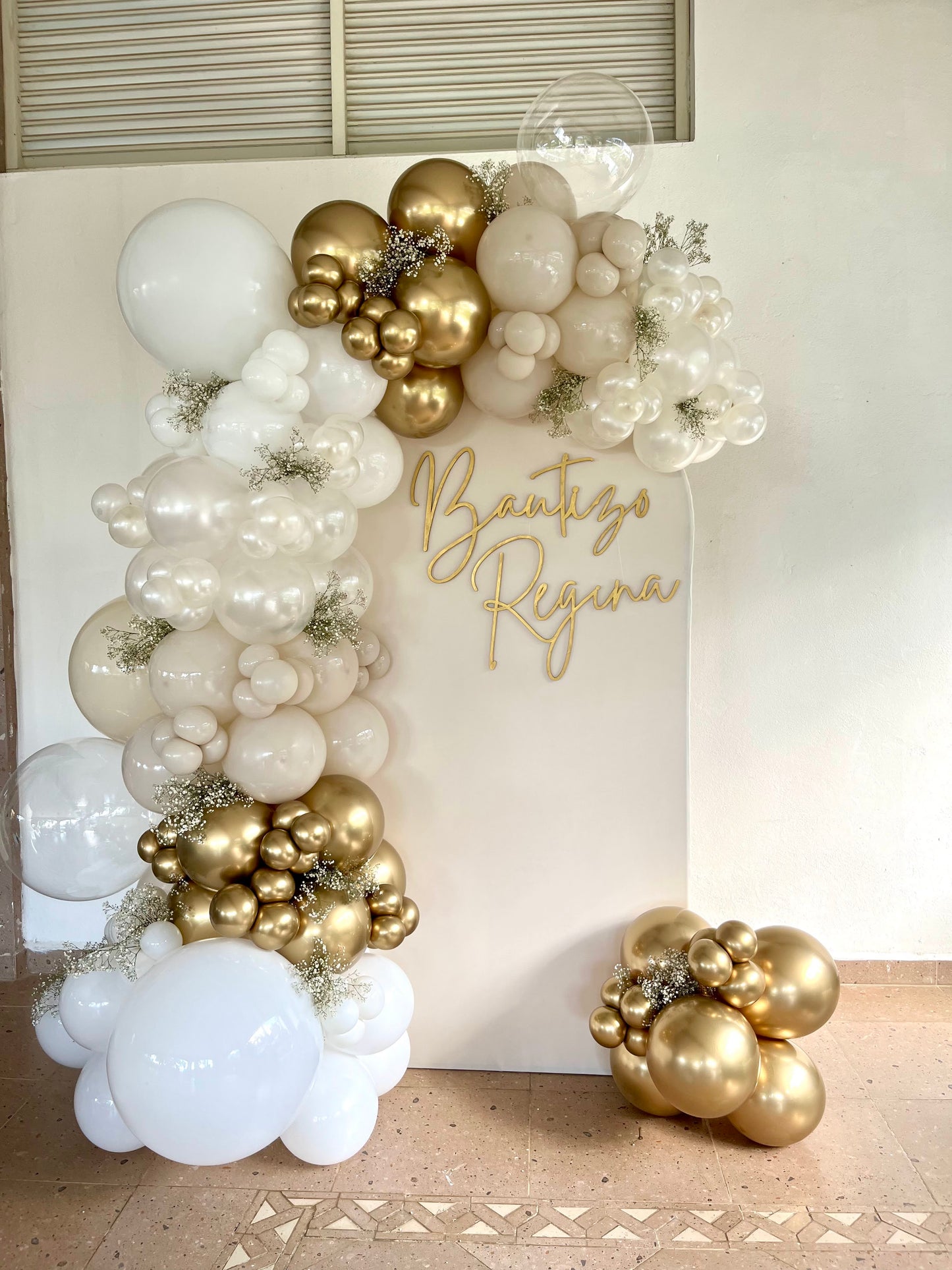 Mampara Bautizo Flor de Nube + Letrero Personalizado