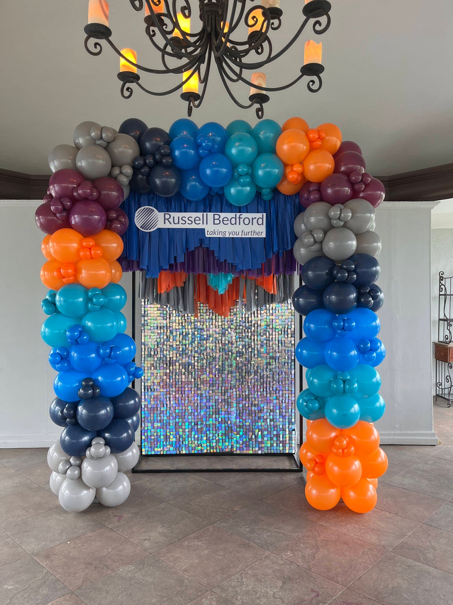 Marco de globos Multicolor + Cubo con shimmer
