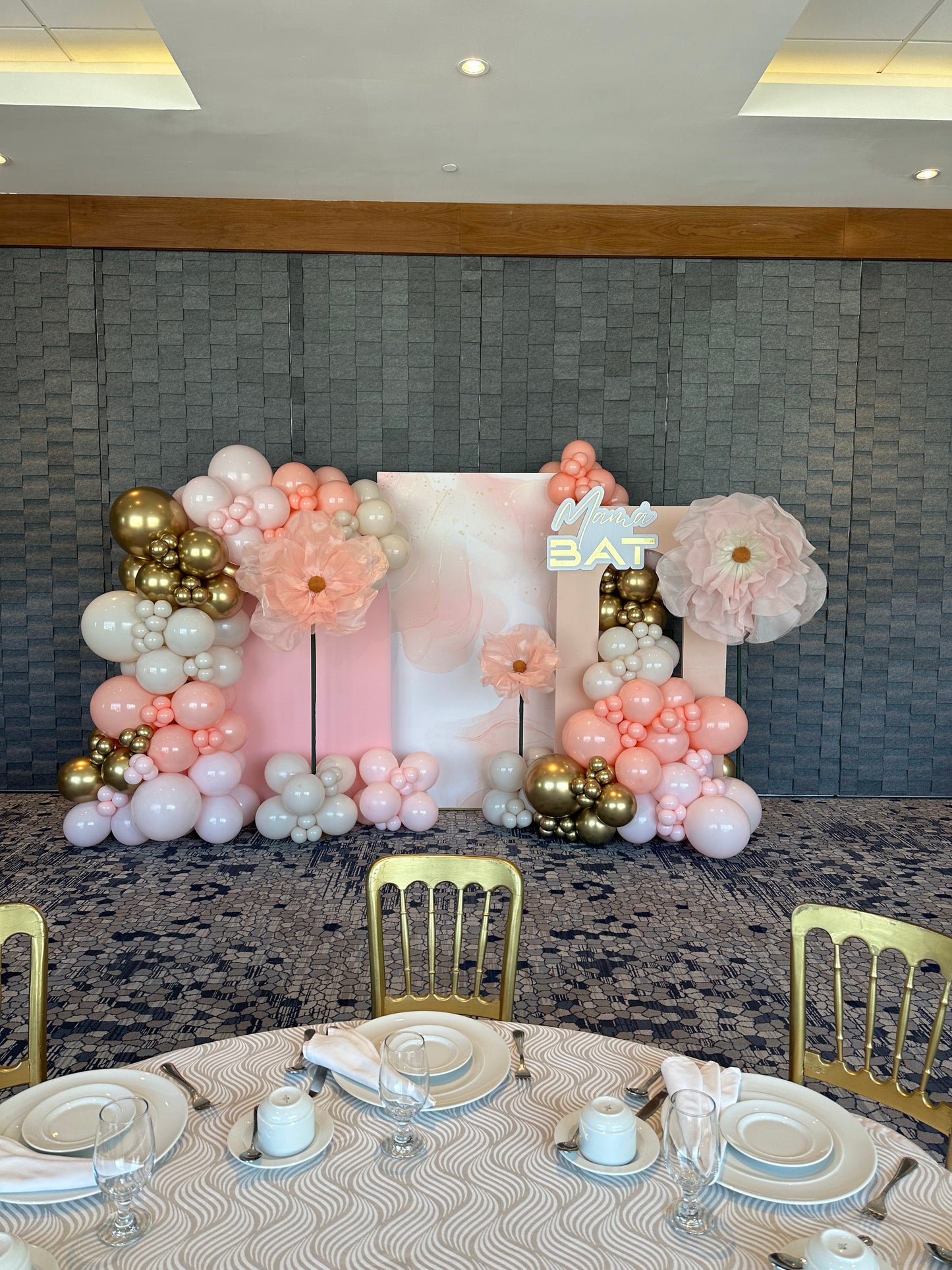 Mampara Personalizada + Arco + Flores de Organza