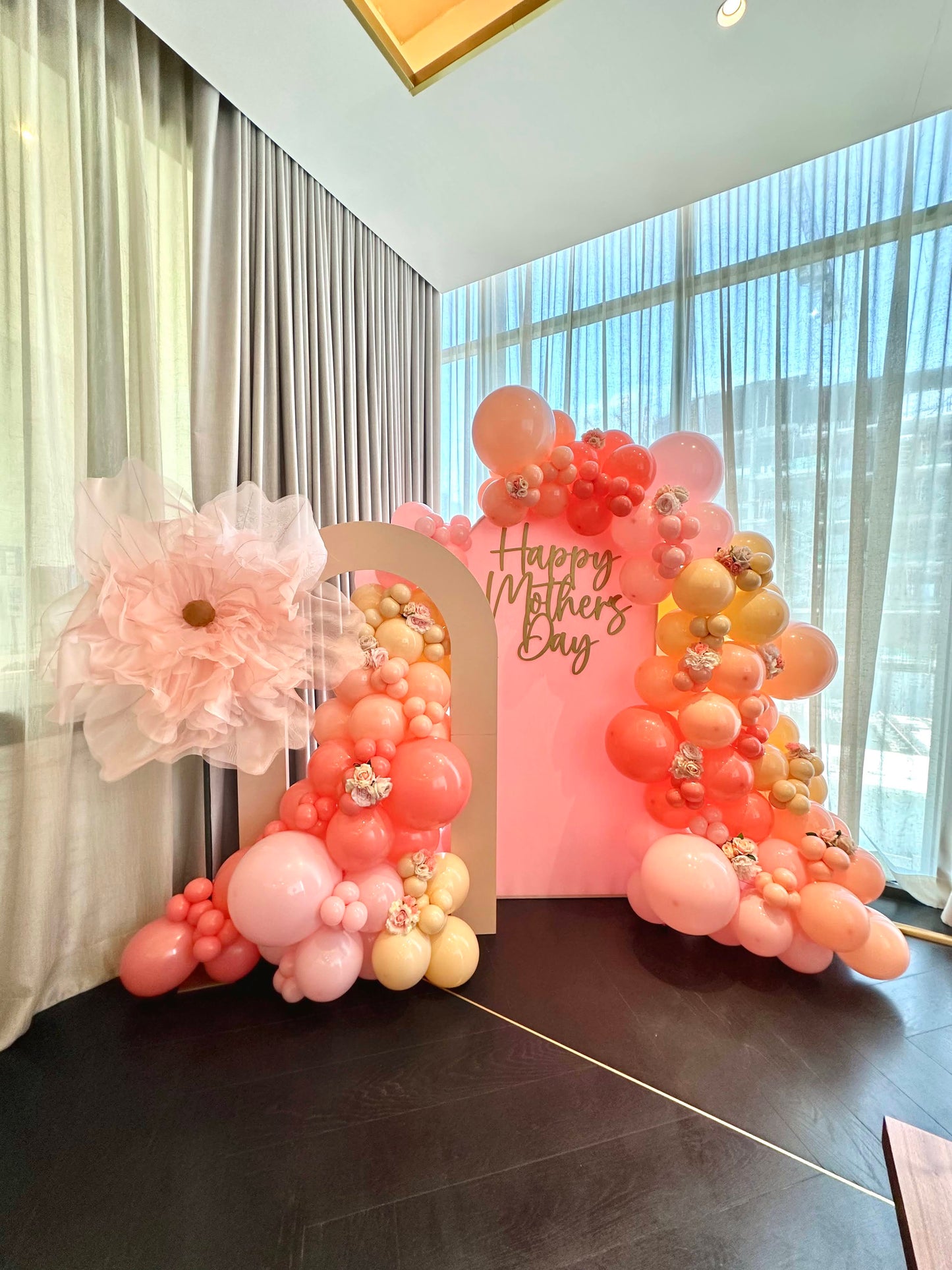 Mampara + Arco + Flor de Organza Día de las Madres